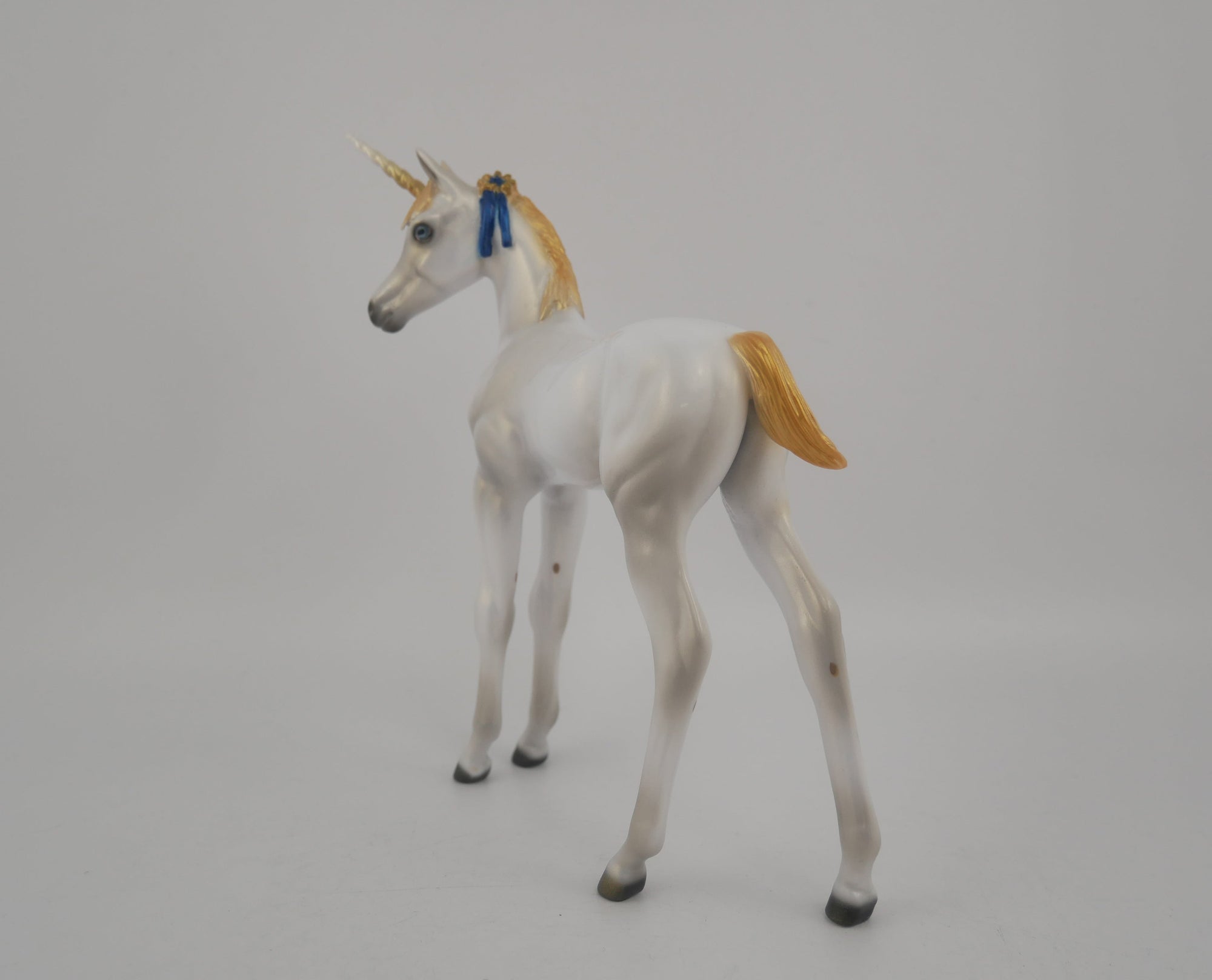 GOLDIE AND GLIMMER -- ARABIAN MARE AND FOAL WHITE UNICORN SET BY DAWN QUICK