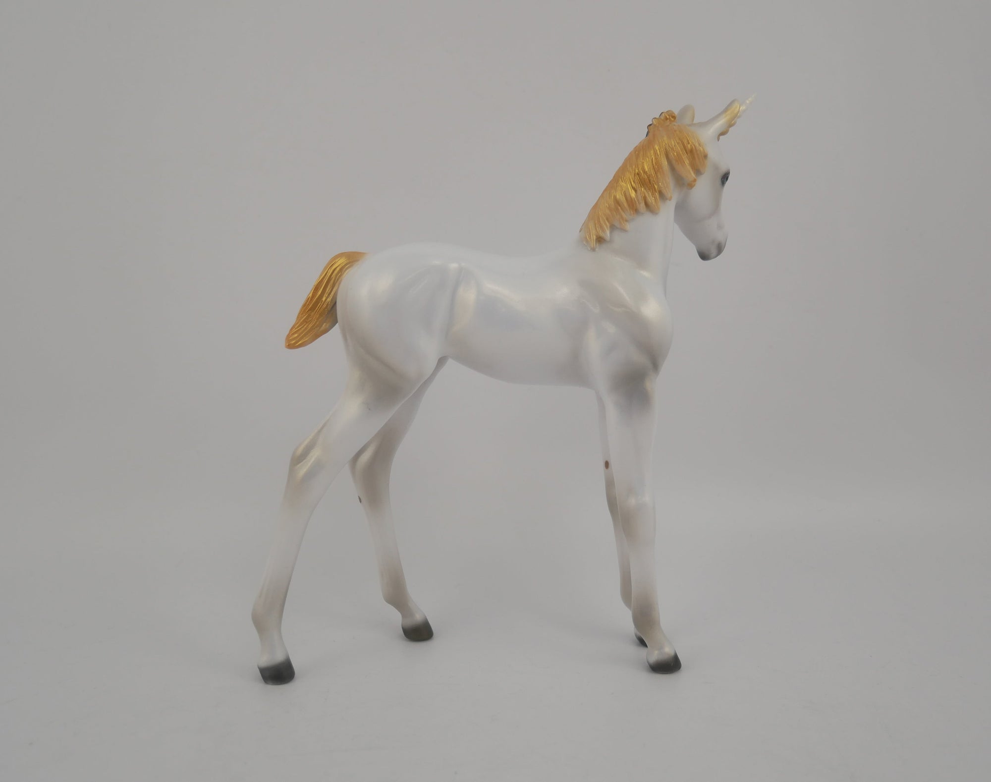 GOLDIE AND GLIMMER -- ARABIAN MARE AND FOAL WHITE UNICORN SET BY DAWN QUICK