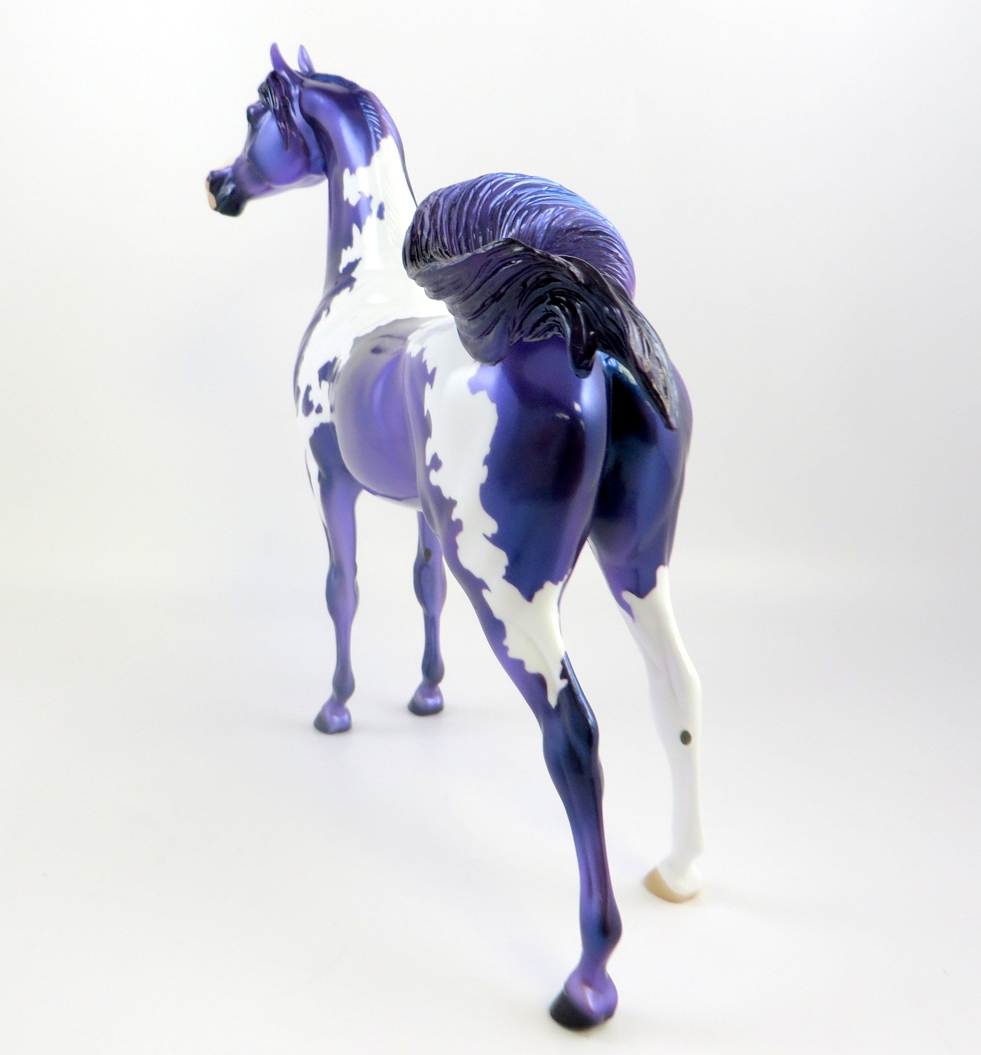 AMETHYSY ARABIAN MODEL HORSE EQ 19