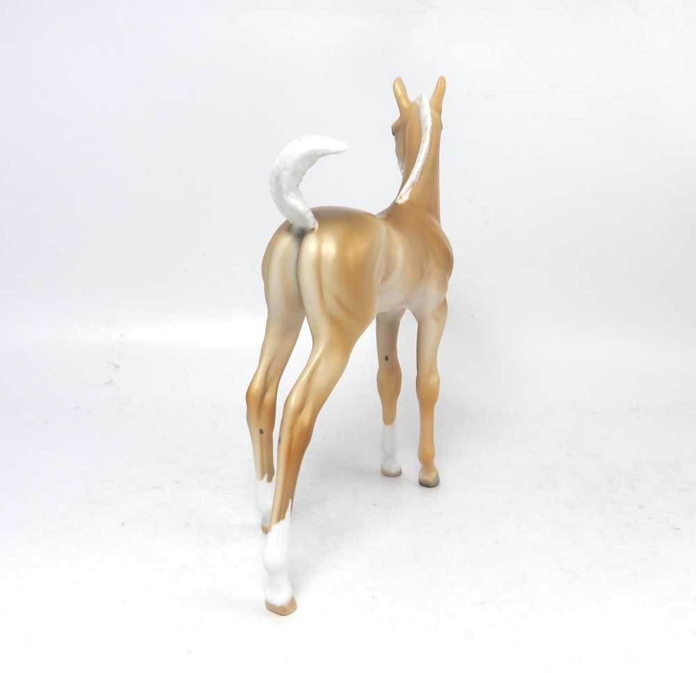 MARY MOONIE --- OOAK PALOMINO ARABIAN FOAL CUSTOM TAIL BY DAWN QUICK EA-19
