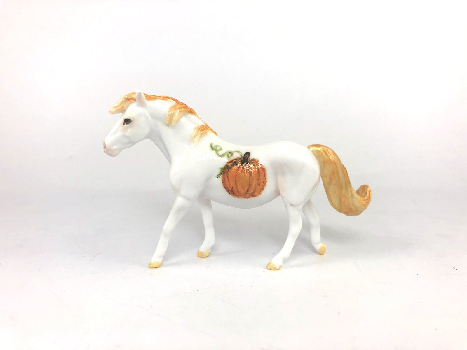 PUMPKIN PICKIN -OOAK HALLOWEEN DECORATOR PONY CHIP MODEL HORSE BY ANDREA MM19