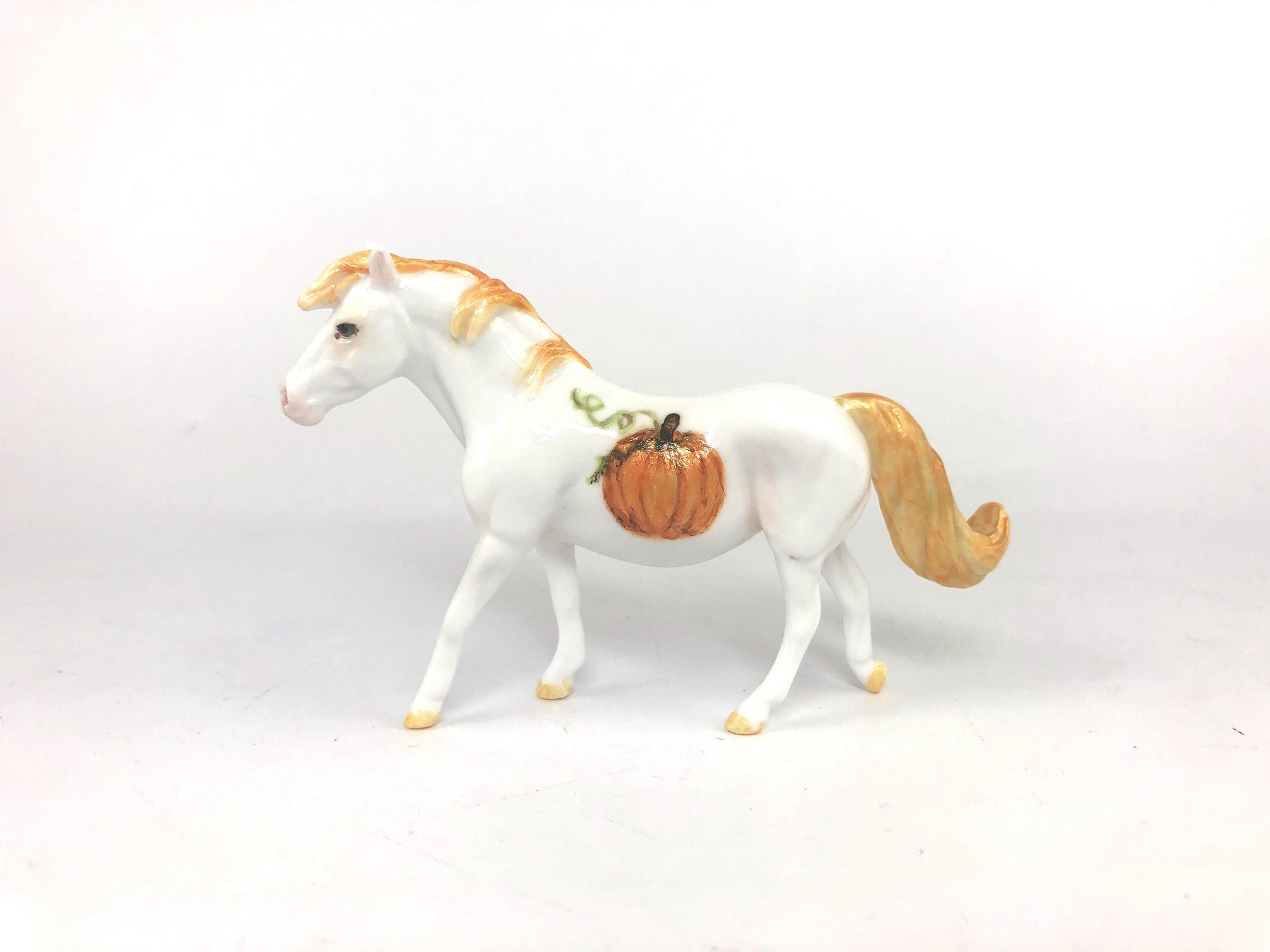 PUMPKIN PICKIN -OOAK HALLOWEEN DECORATOR PONY CHIP MODEL HORSE BY ANDREA MM19