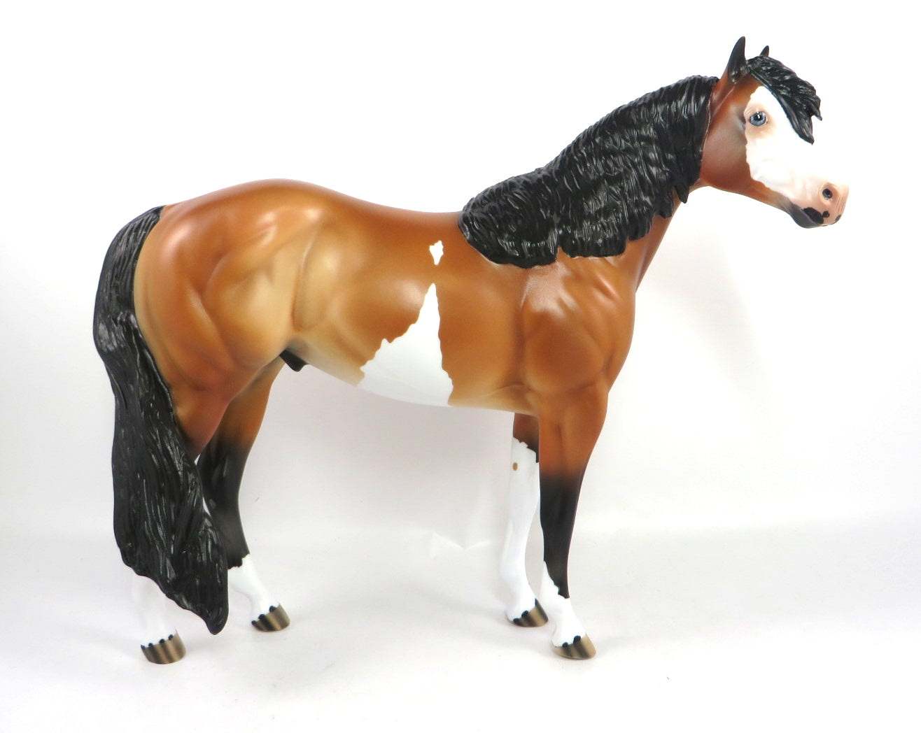 PJ BROWN-LE-6 BAY PINTO CM ISH MODEL HORSE PJ2020