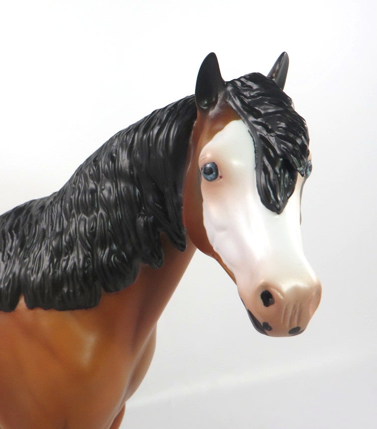 PJ BROWN-LE-6 BAY PINTO CM ISH MODEL HORSE PJ2020