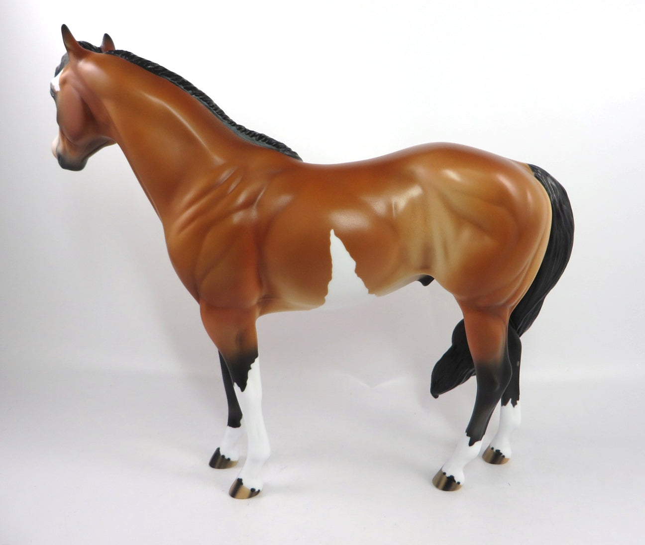 PJ BROWN-LE-6 BAY PINTO CM ISH MODEL HORSE PJ2020