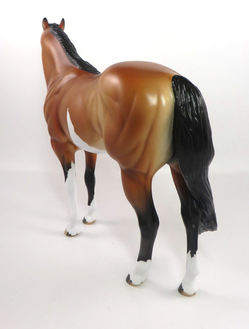 PJ BROWN-LE-6 BAY PINTO CM ISH MODEL HORSE PJ2020