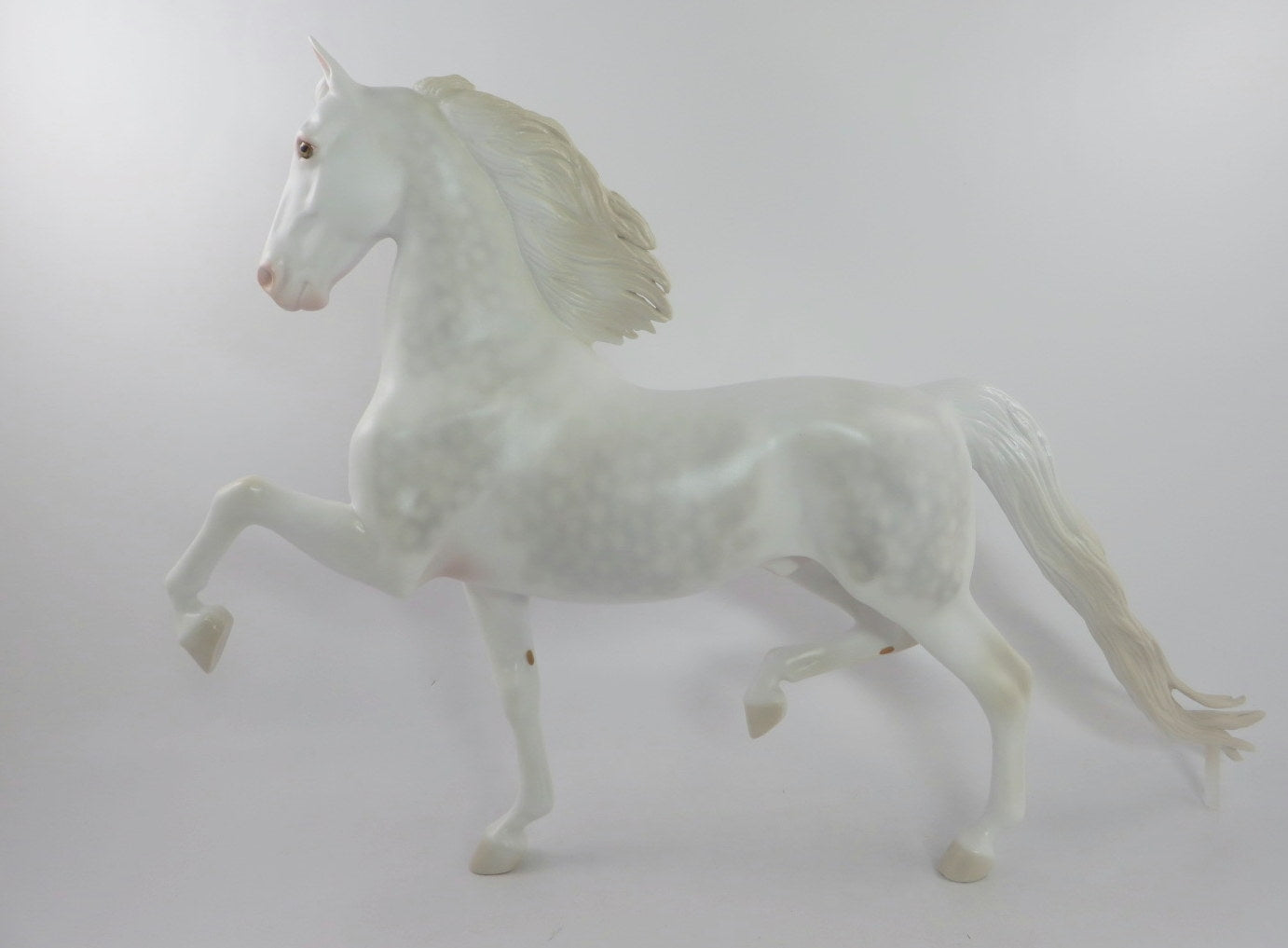 POLAR EXRPRESS-LE-7 DAPPLE WHITE SADDLEBRED MODEL HORSE WHS 19