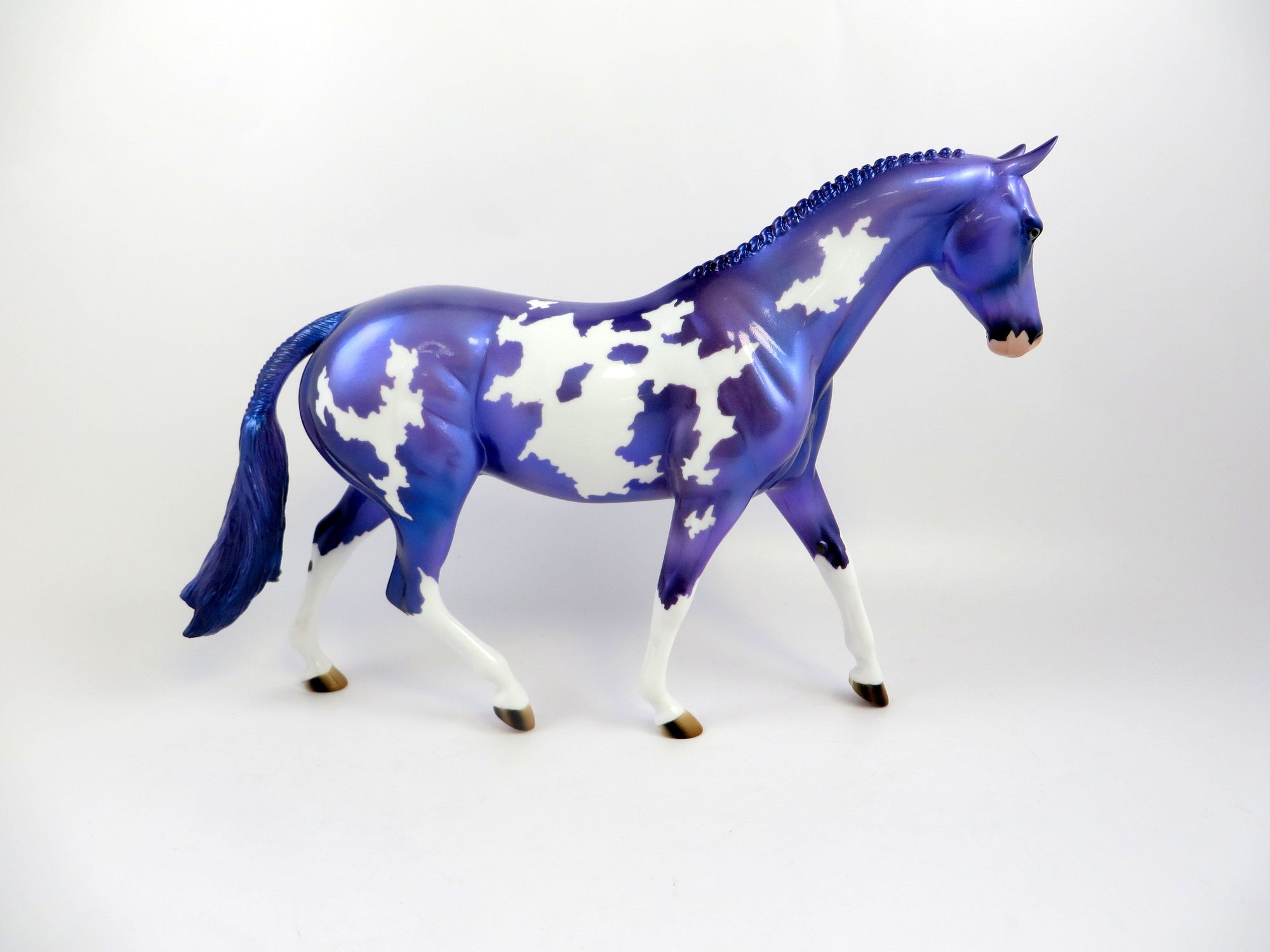 AMETHYST PONY MODEL HORSE EQ 19