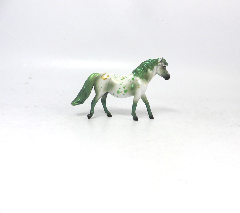 BLARNEY KISS  -- OOAK PONY CHIP ST. PATRICKS DAY DECORATOR BY MISSY FOX 2-25-19
