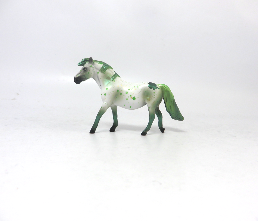 BLARNEY KISS  -- OOAK PONY CHIP ST. PATRICKS DAY DECORATOR BY MISSY FOX 2-25-19