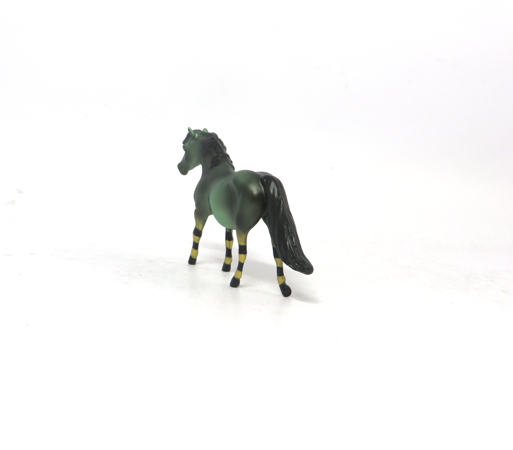 PINCH ME  -- OOAK PONY CHIP ST. PATRICKS DAY DECORATOR BY MISSY FOX 2-25-19