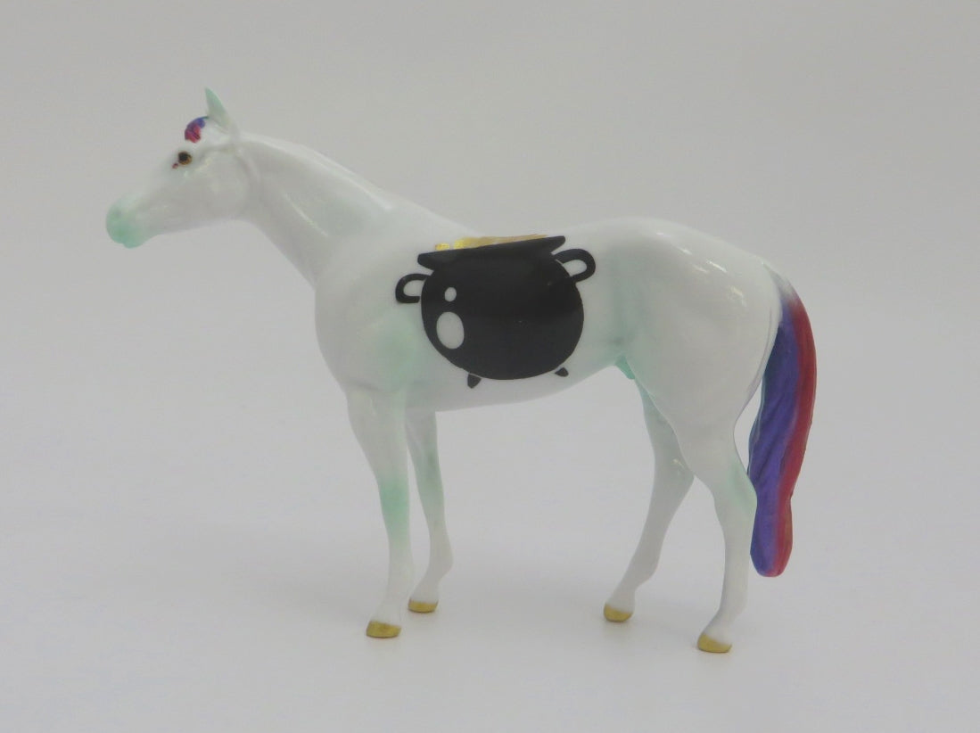 POT O' GOLD - OOAK IRISH DECORATOR WITH POT OF GOLD STOCK HORSE CHIP BY JAS FANNING 3/5/20