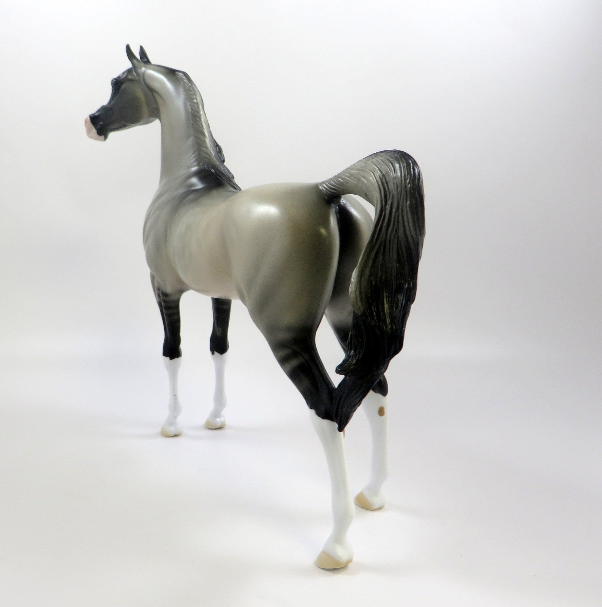 PRESTIGIOUS-OOAK GRALLA ARABIAN MODEL HORSE EQ 2019