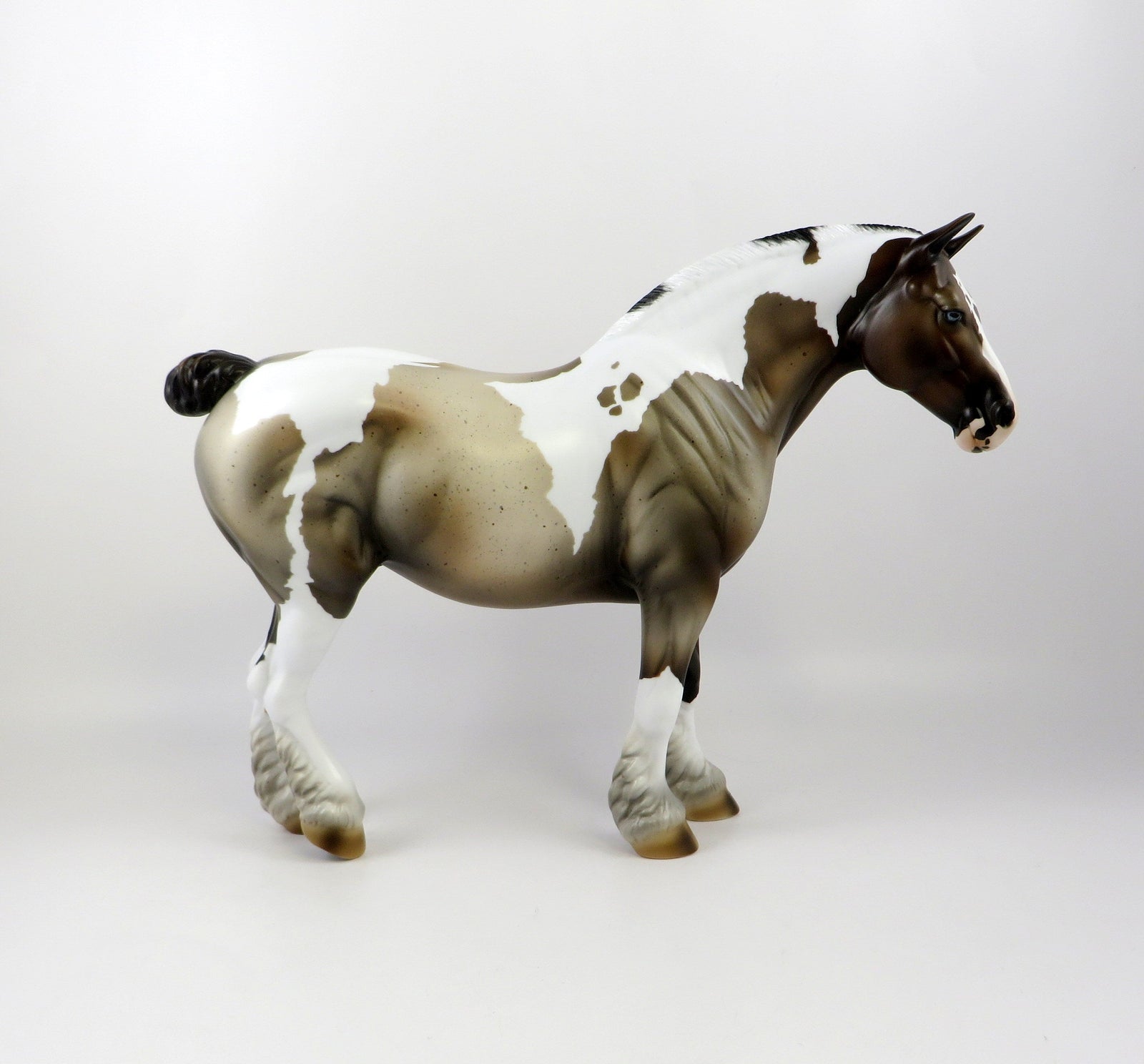 PRINCE HARRY-LE-10 ROAN TOBIANO HEAVY DRAFT MODEL HORSE EQ 19