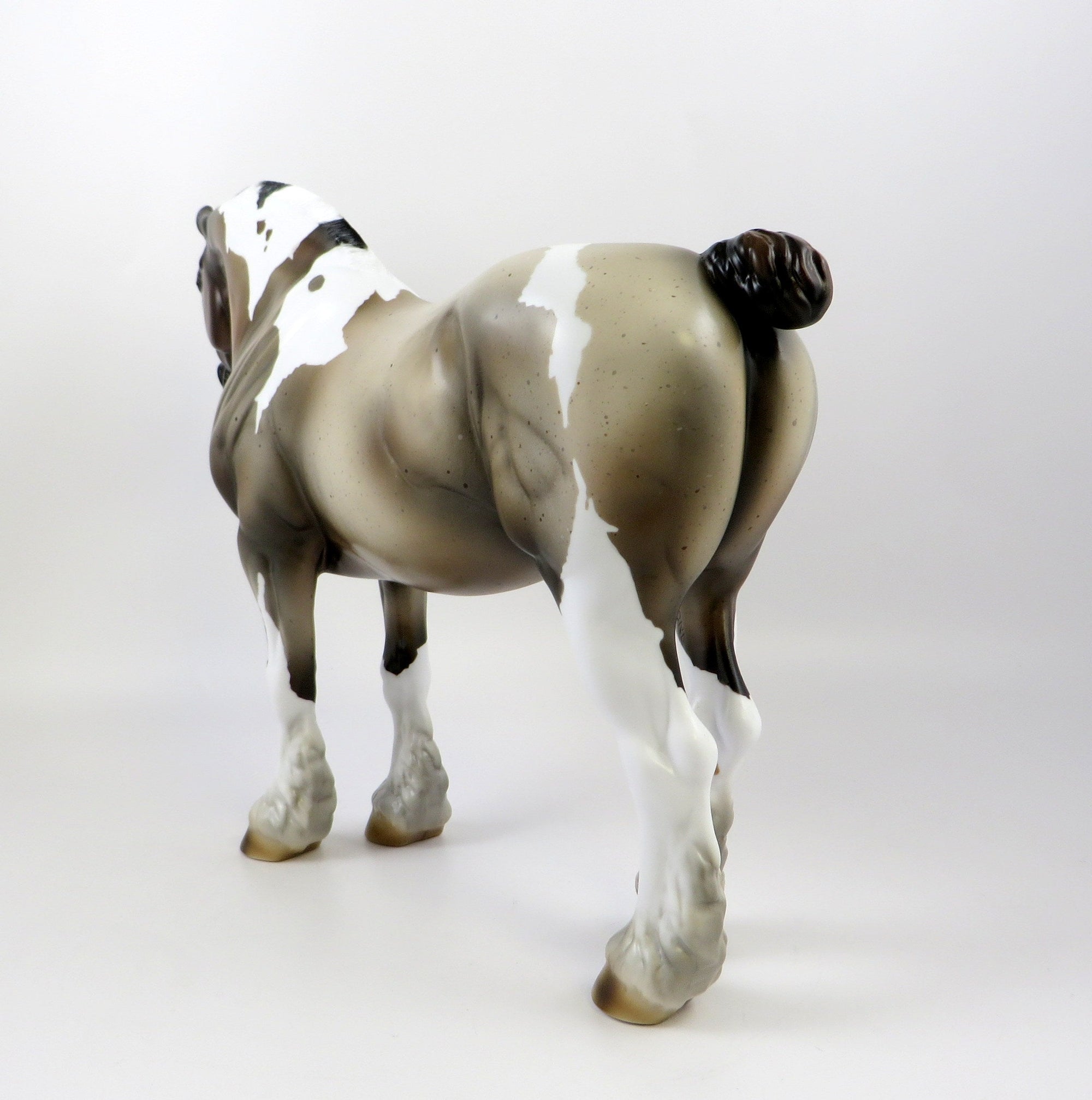 PRINCE HARRY-LE-10 ROAN TOBIANO HEAVY DRAFT MODEL HORSE EQ 19