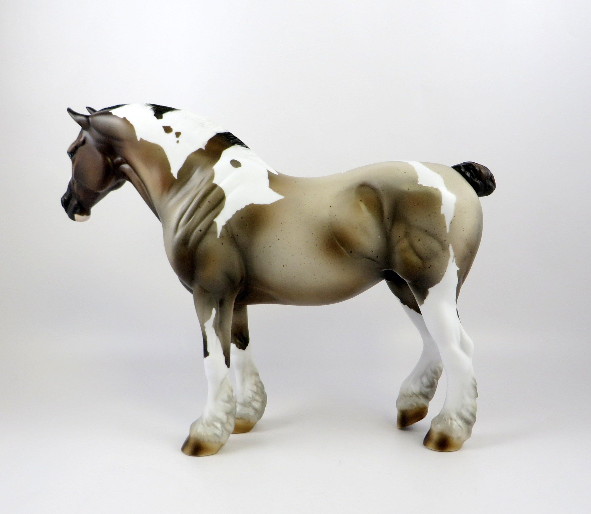 PRINCE HARRY-LE-10 ROAN TOBIANO HEAVY DRAFT MODEL HORSE EQ 19