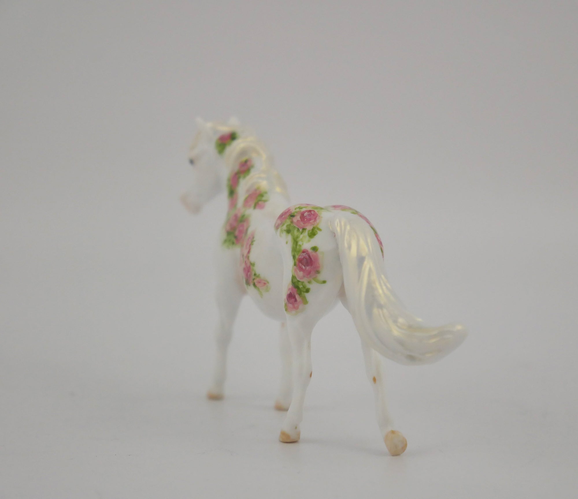 PROMISE ROSE-PONY CHIP DECORATOR ARTIST FEATURED PIECE