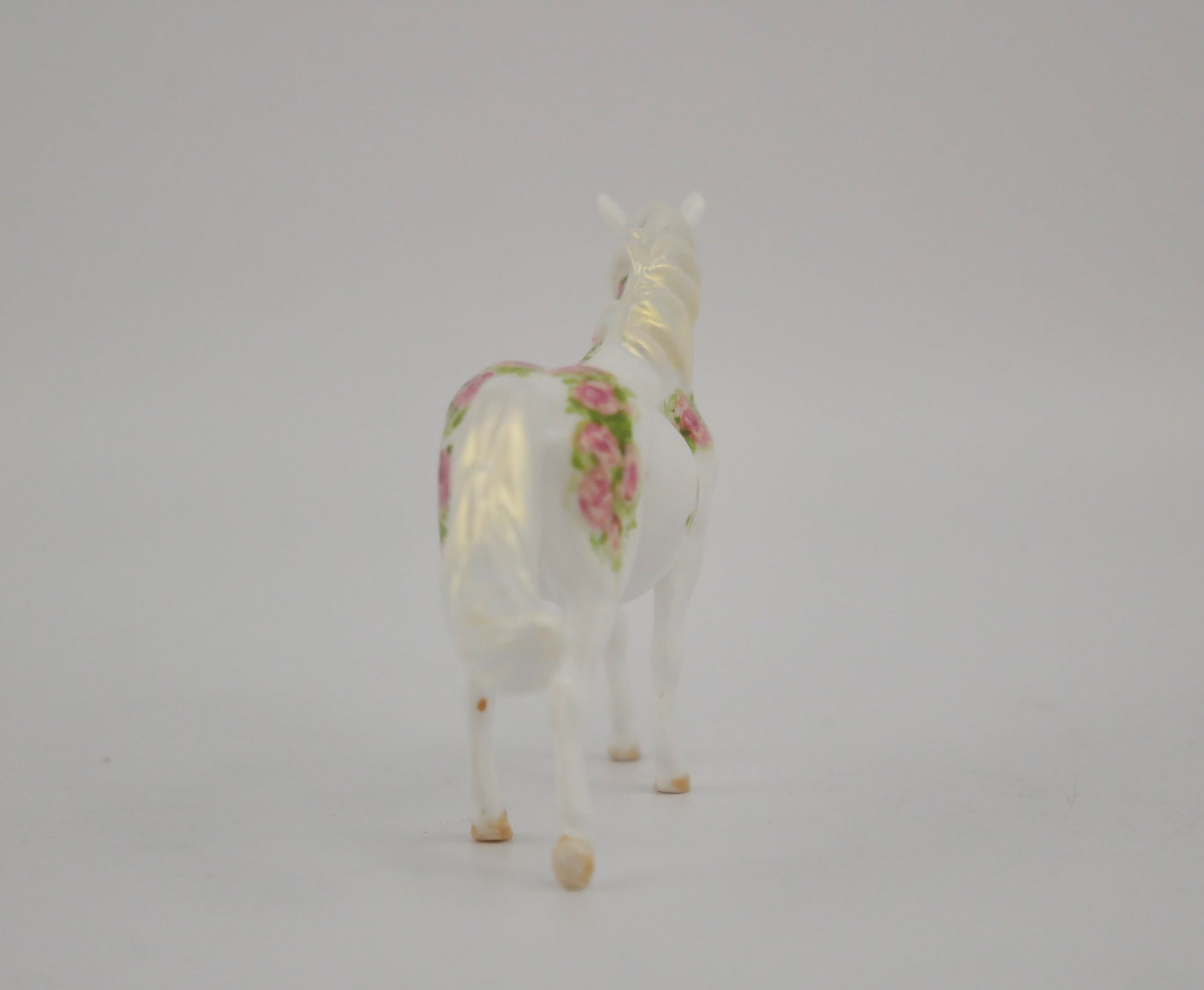 PROMISE ROSE-PONY CHIP DECORATOR ARTIST FEATURED PIECE