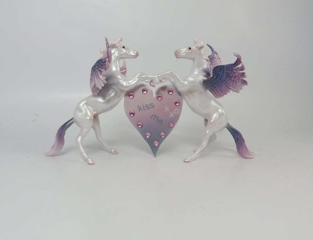 CUTIE PIES- OOAK- PEARL DOUBLE REARING PEGACHIPS HEART VALENTINE DECORATOR "KISS ME" - SB19