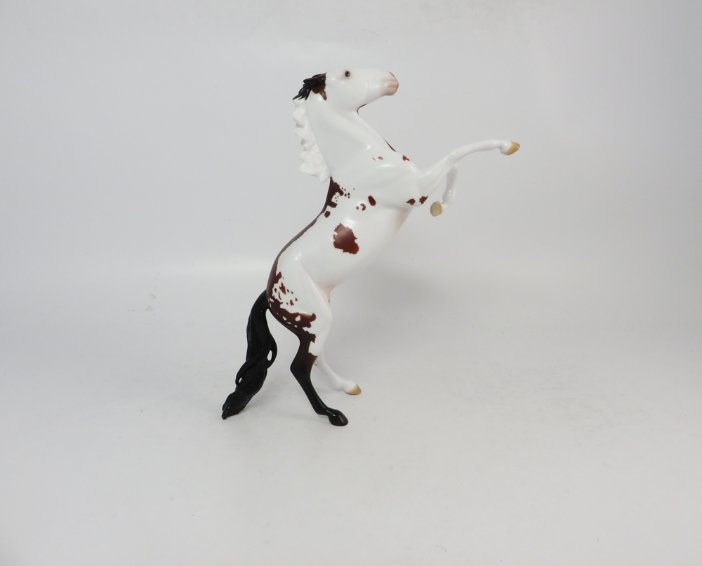 LACES OUT- LE-15-BAY OVERO REARING PEBBLE  SB19