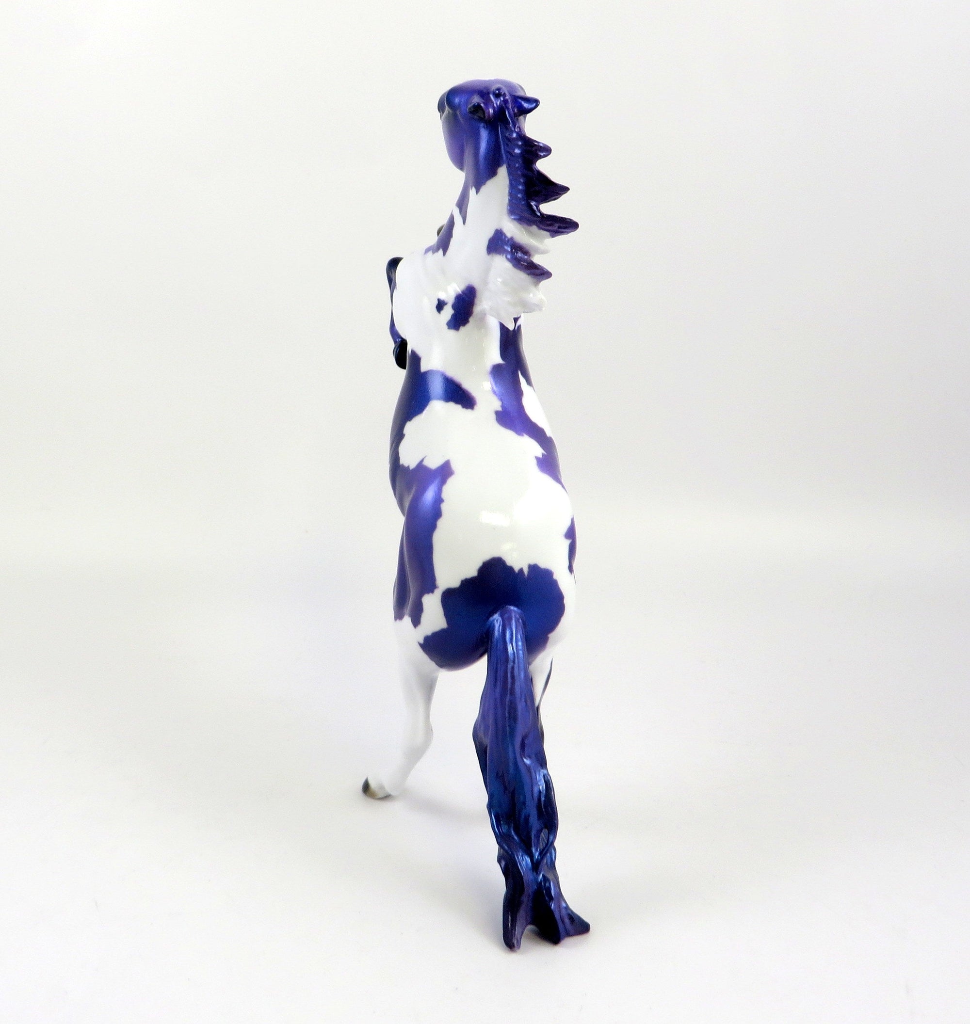 AMETHYST REARING PEBBLE MODEL HORSE EQ 19