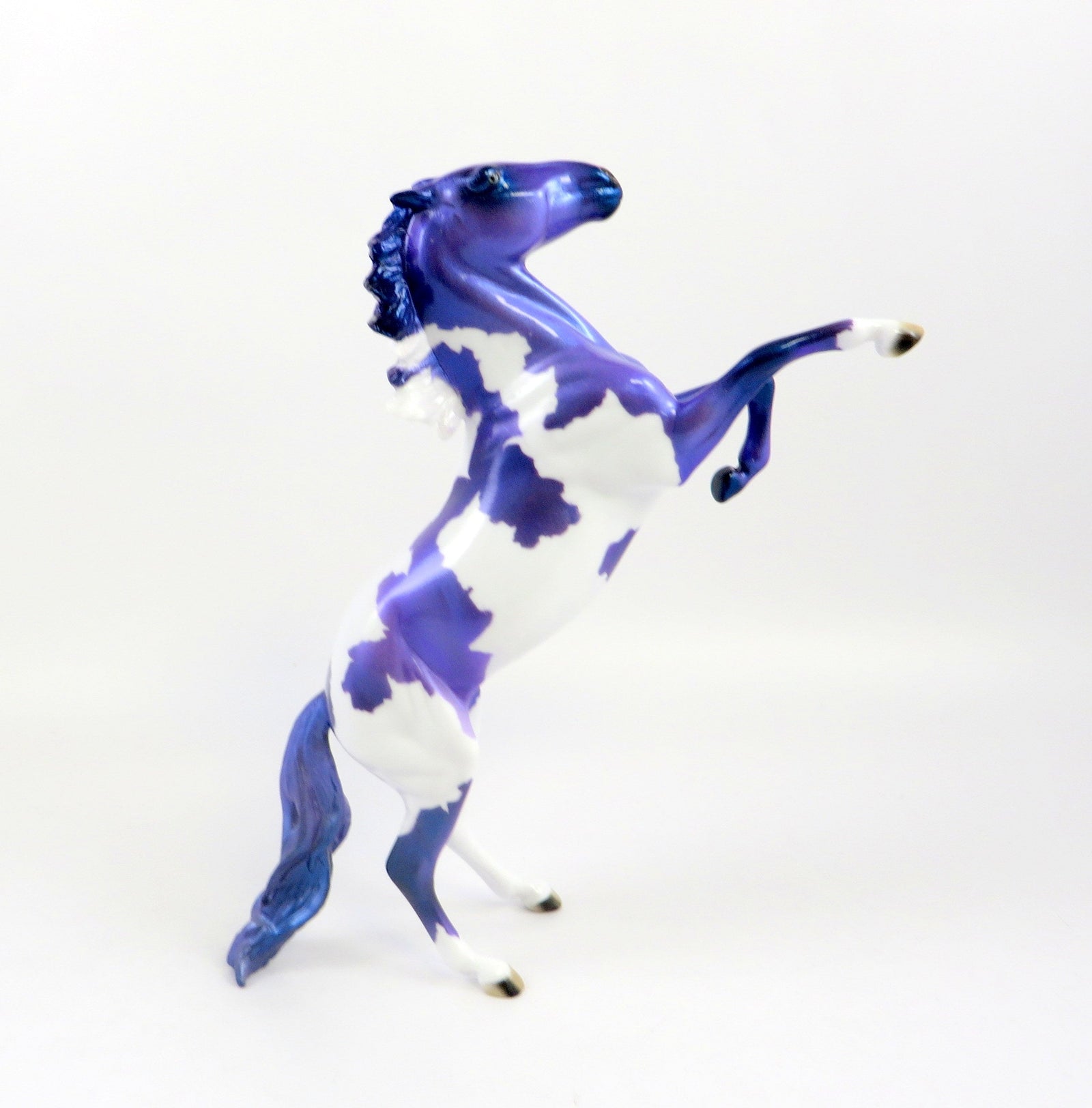 AMETHYST REARING PEBBLE MODEL HORSE EQ 19