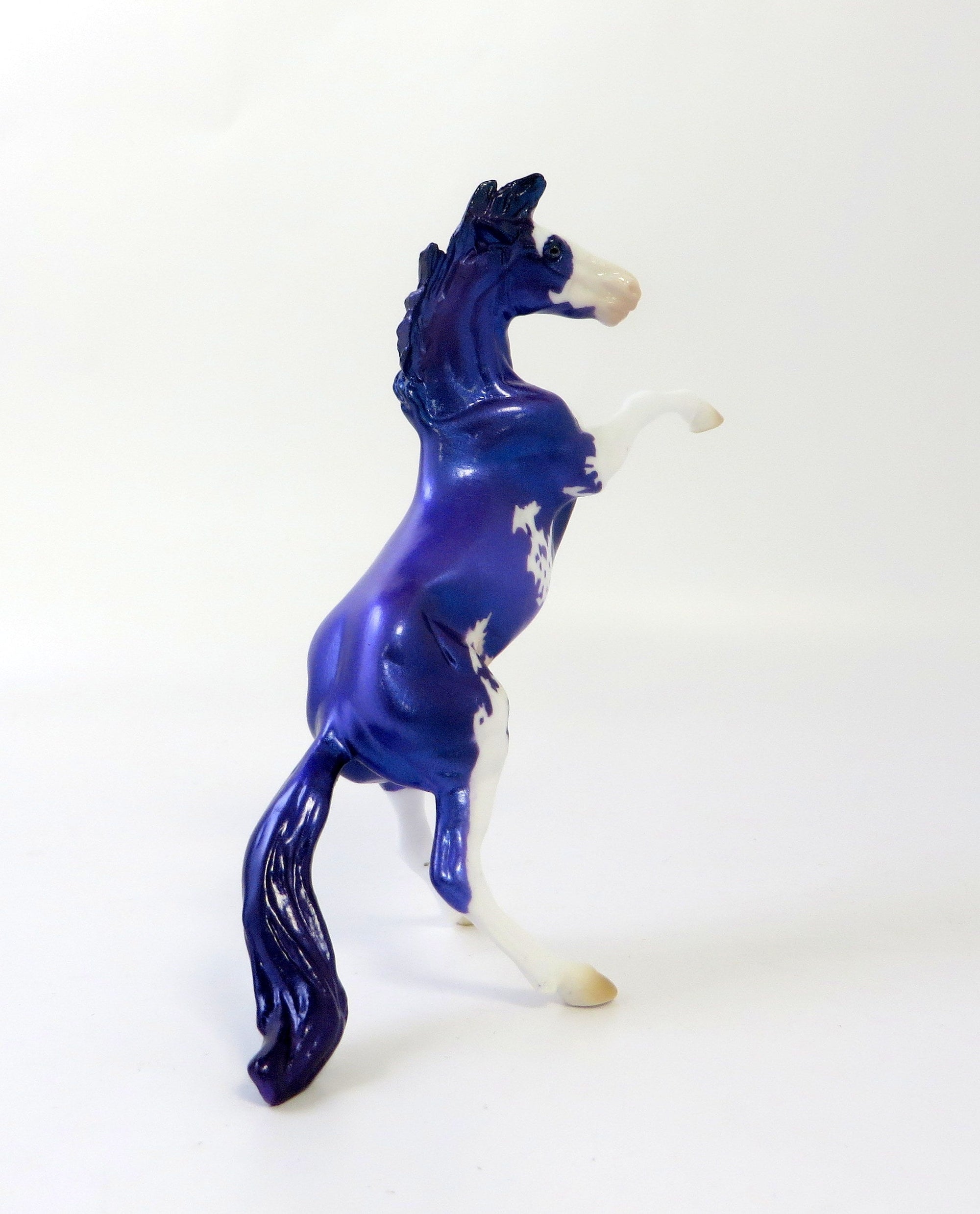 REARING CHIP AMETHYST MODEL HORSE EQ19