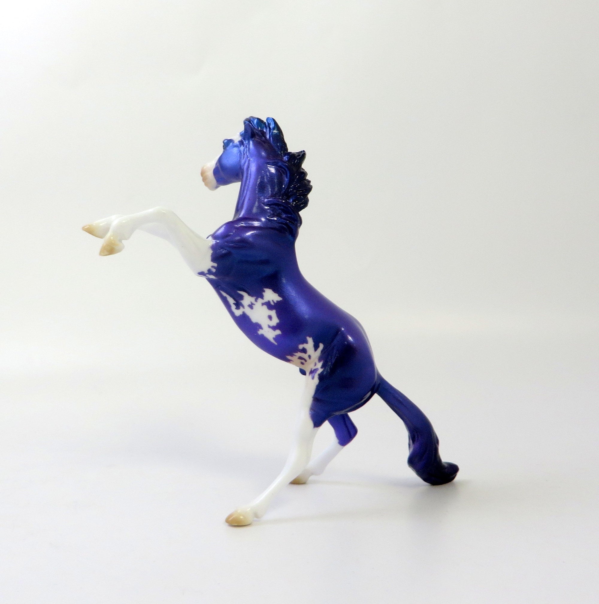 REARING CHIP AMETHYST MODEL HORSE EQ19