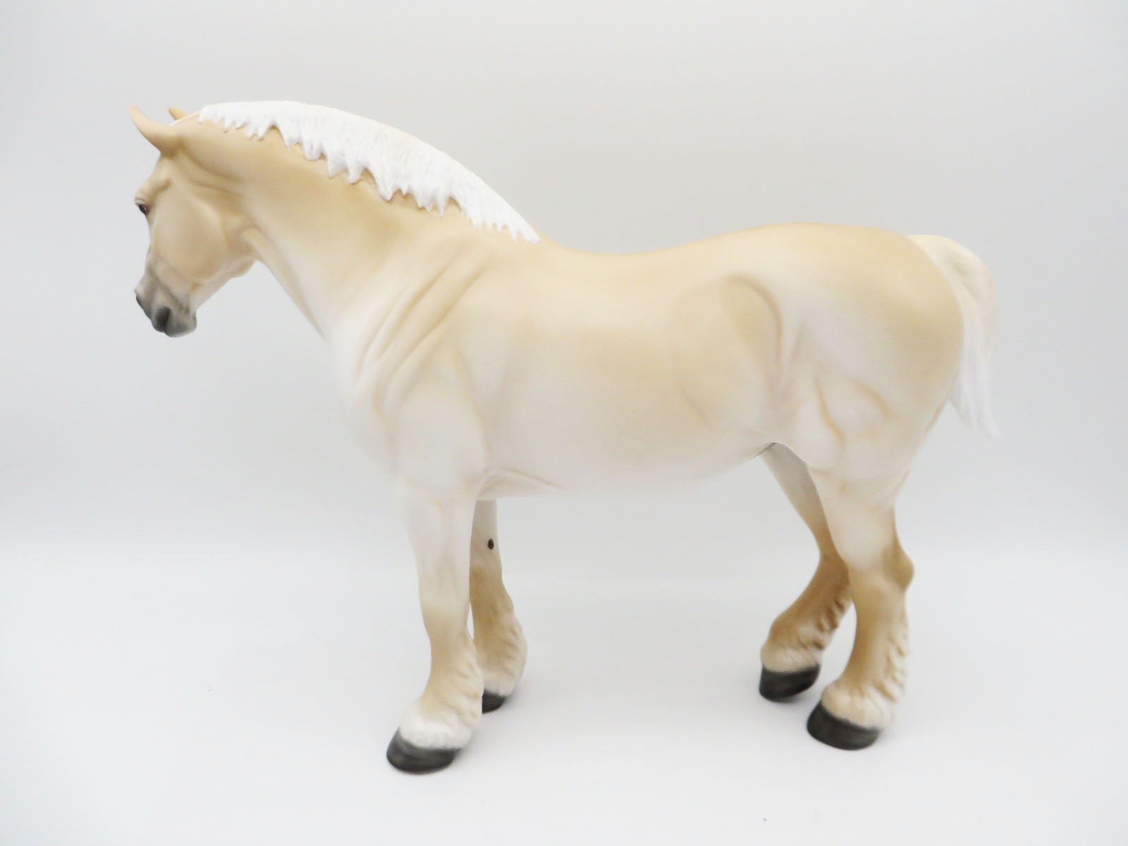 Rebel Without A Claus - OOAK - Palomino Heavy Draft Mare - Painted by Ellen Robbins - CT22