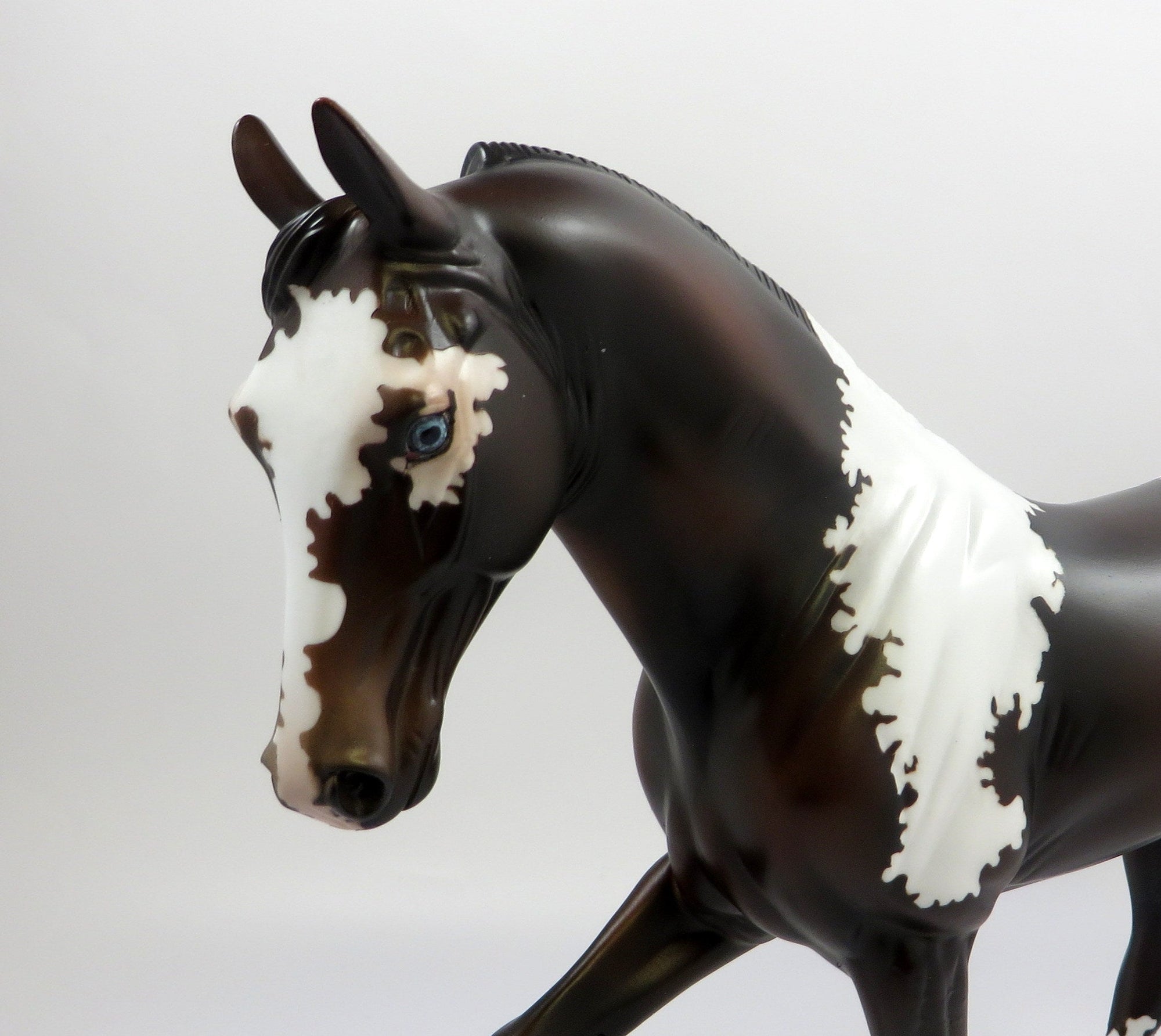 REGENCY-OOAK BAY PAINT TWH MODEL HORSE EQ 19