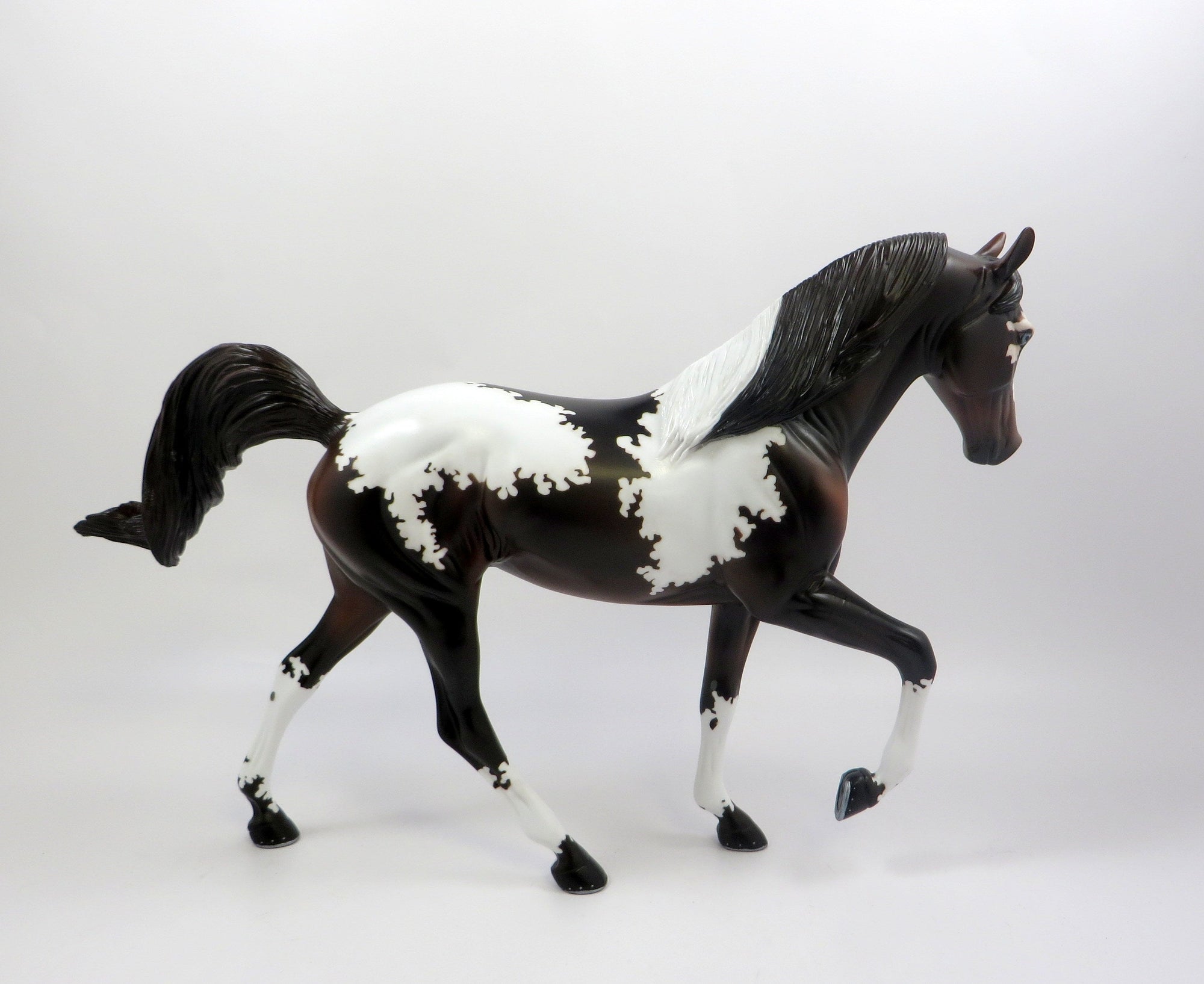 REGENCY-OOAK BAY PAINT TWH MODEL HORSE EQ 19