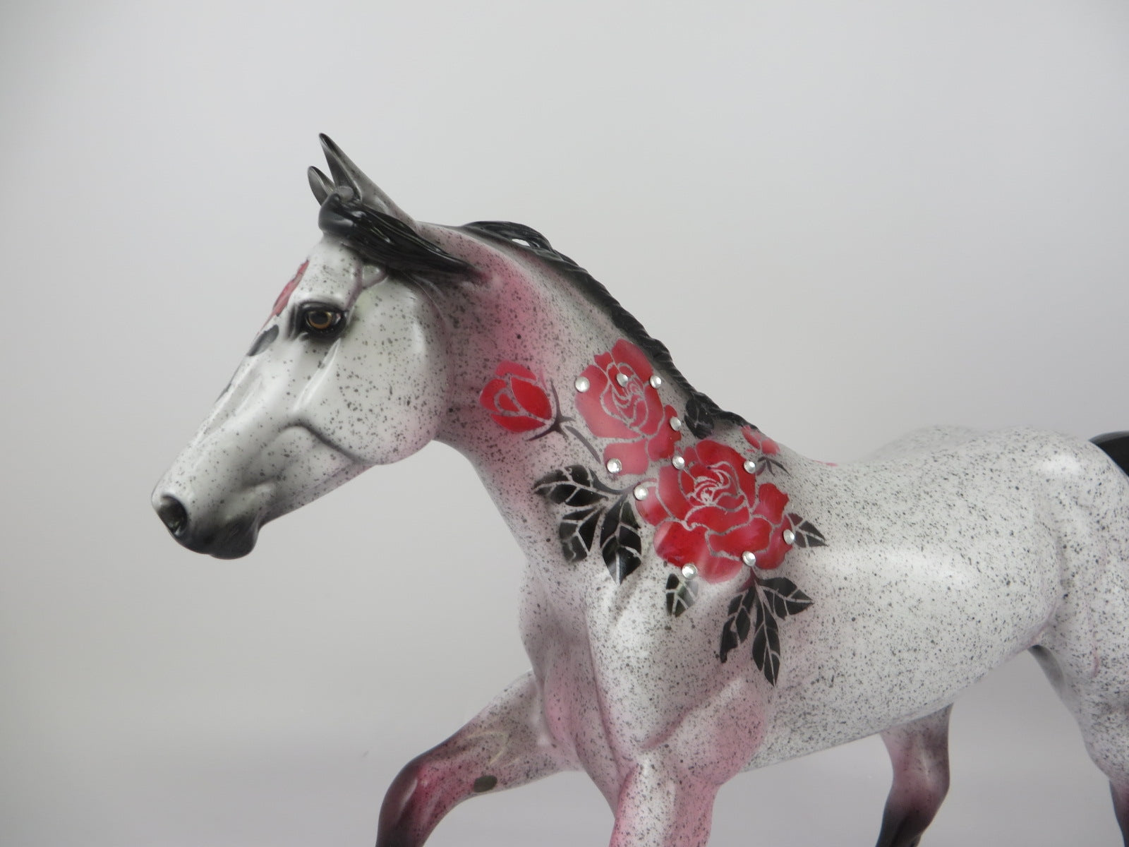 PHANTOM ROSE -LE-10 ROSE HALLOWEEN DECORATOR BY DAWN QUICK MM19