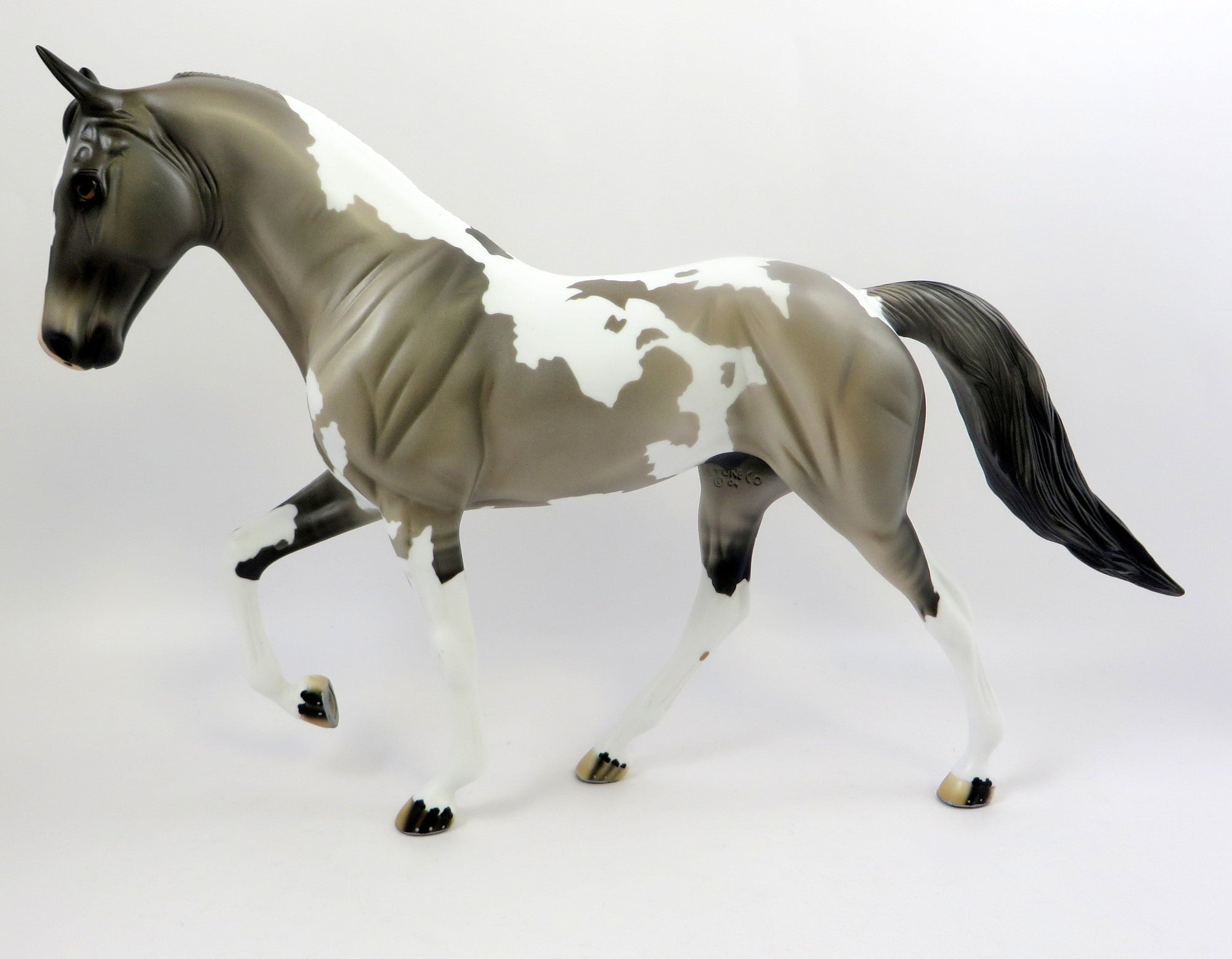 ROYAL STEED-OOAK GRULLA PINTO TENNESSEE WALKER MODEL HORSE EQ 19