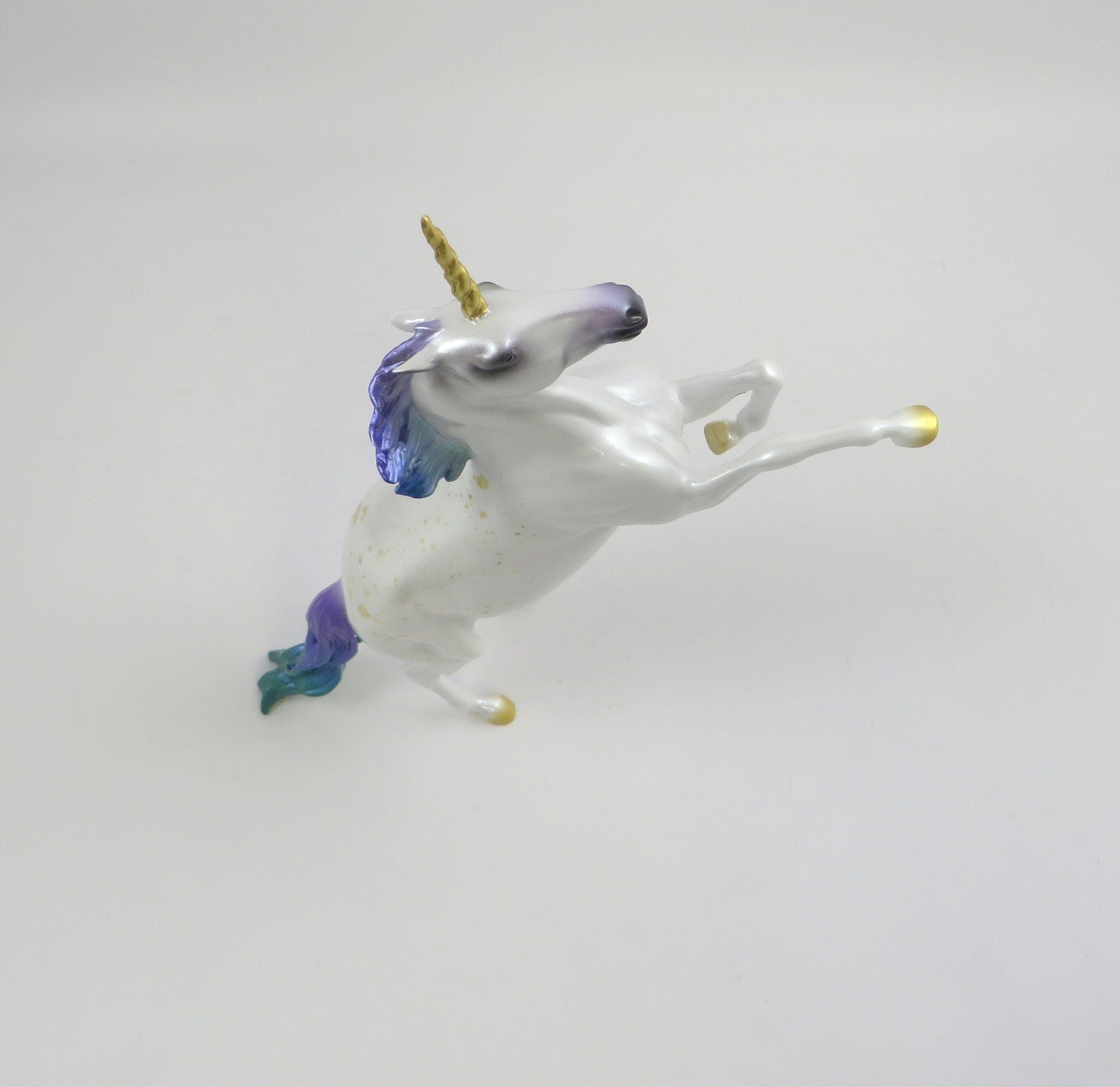 ROYAL DREAMER-LE-2 UNICORN PEBBLES MODEL HORSE EQ 2019