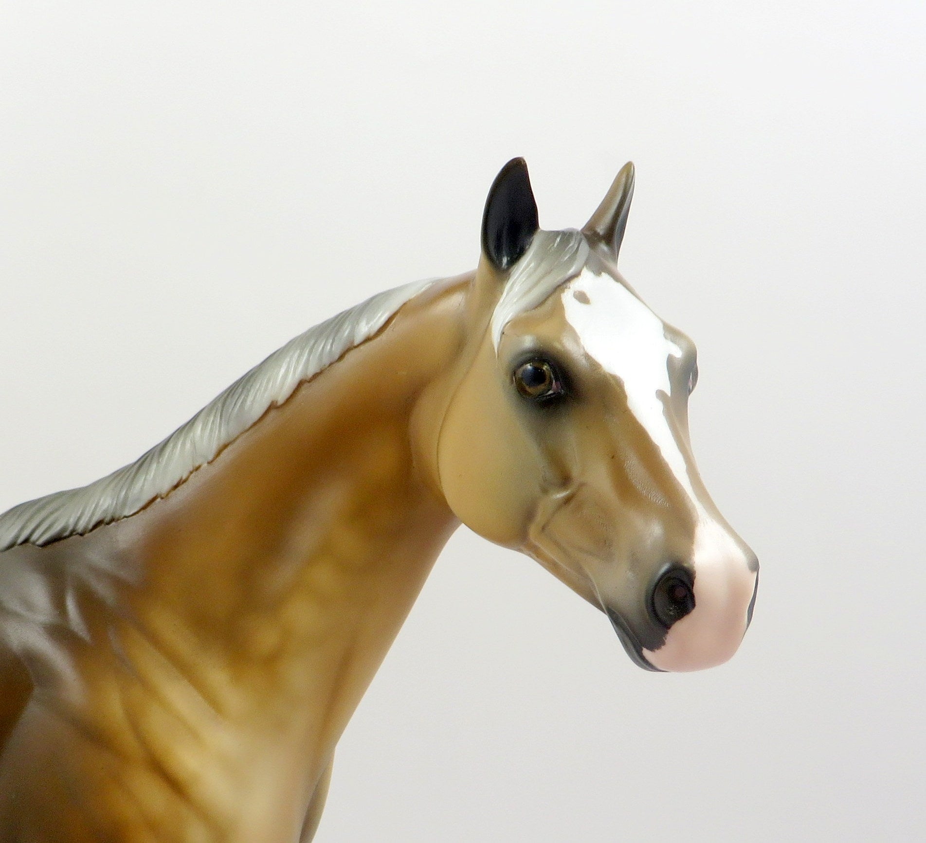 ROYAL QUEST-OOAK SOOTY PALOMINO ISH MODEL HORSE EQ 19