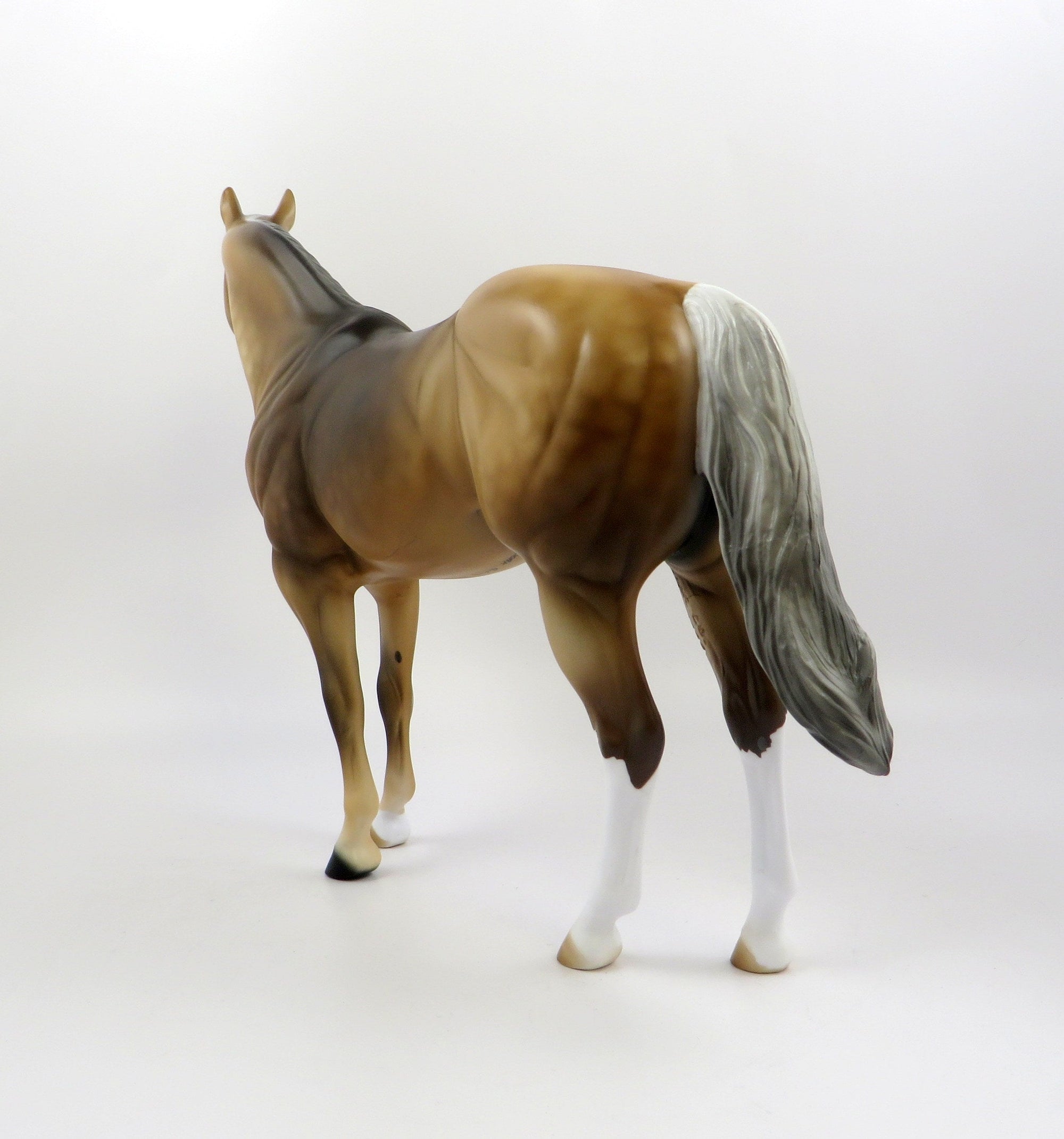 ROYAL QUEST-OOAK SOOTY PALOMINO ISH MODEL HORSE EQ 19