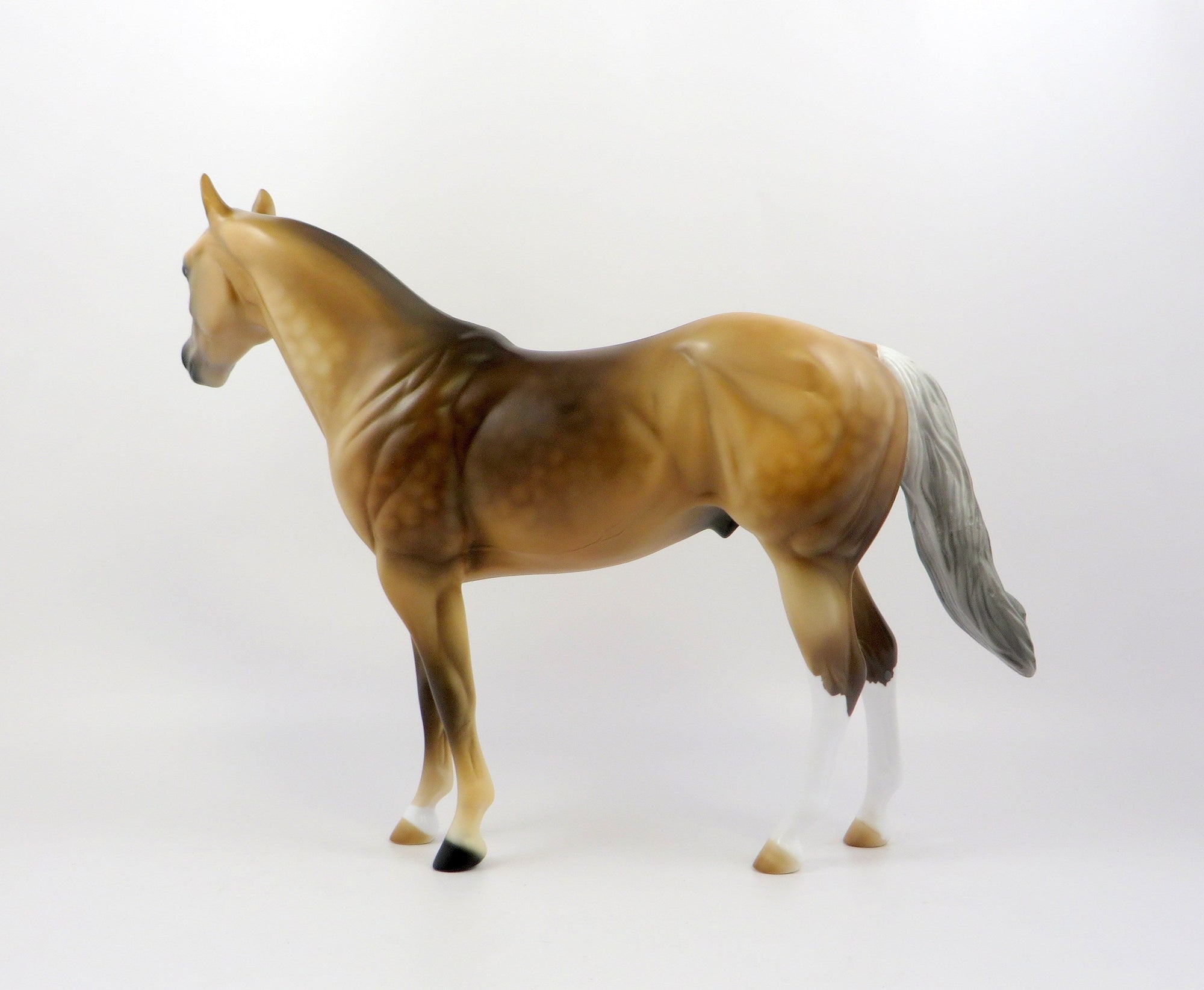 ROYAL QUEST-OOAK SOOTY PALOMINO ISH MODEL HORSE EQ 19