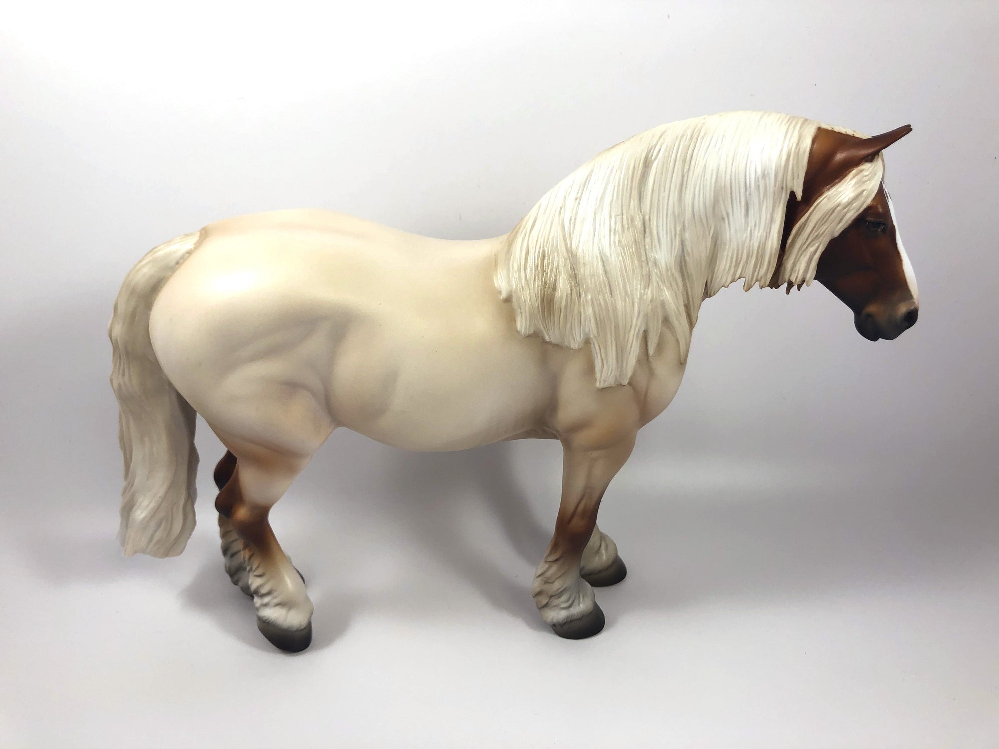 WYNNIE-LE-30 STRAWBERRY ROAN HEAVY DRAFT MARE MODEL HORSE SHCF 2019