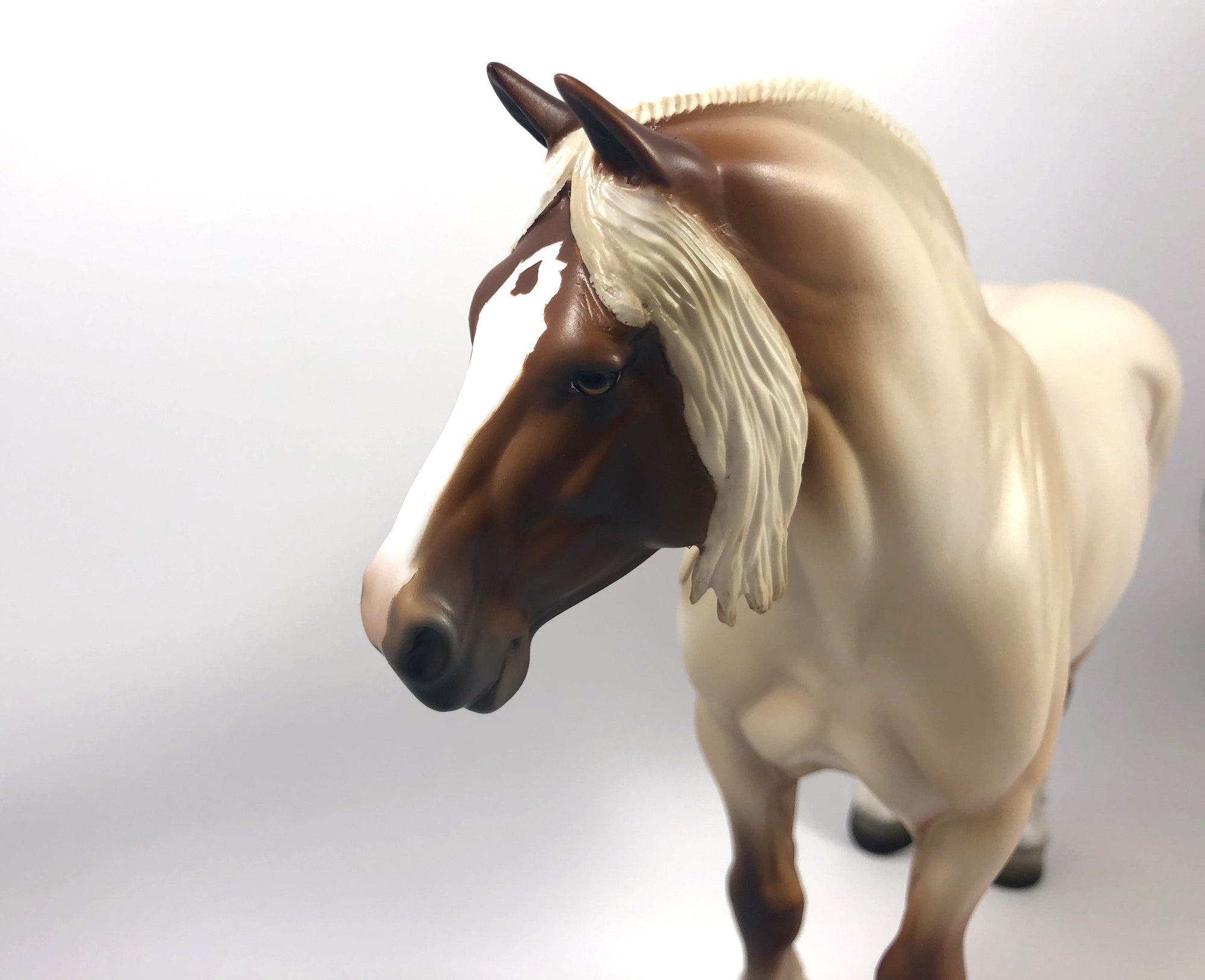 WYNNIE-LE-30 STRAWBERRY ROAN HEAVY DRAFT MARE MODEL HORSE SHCF 2019