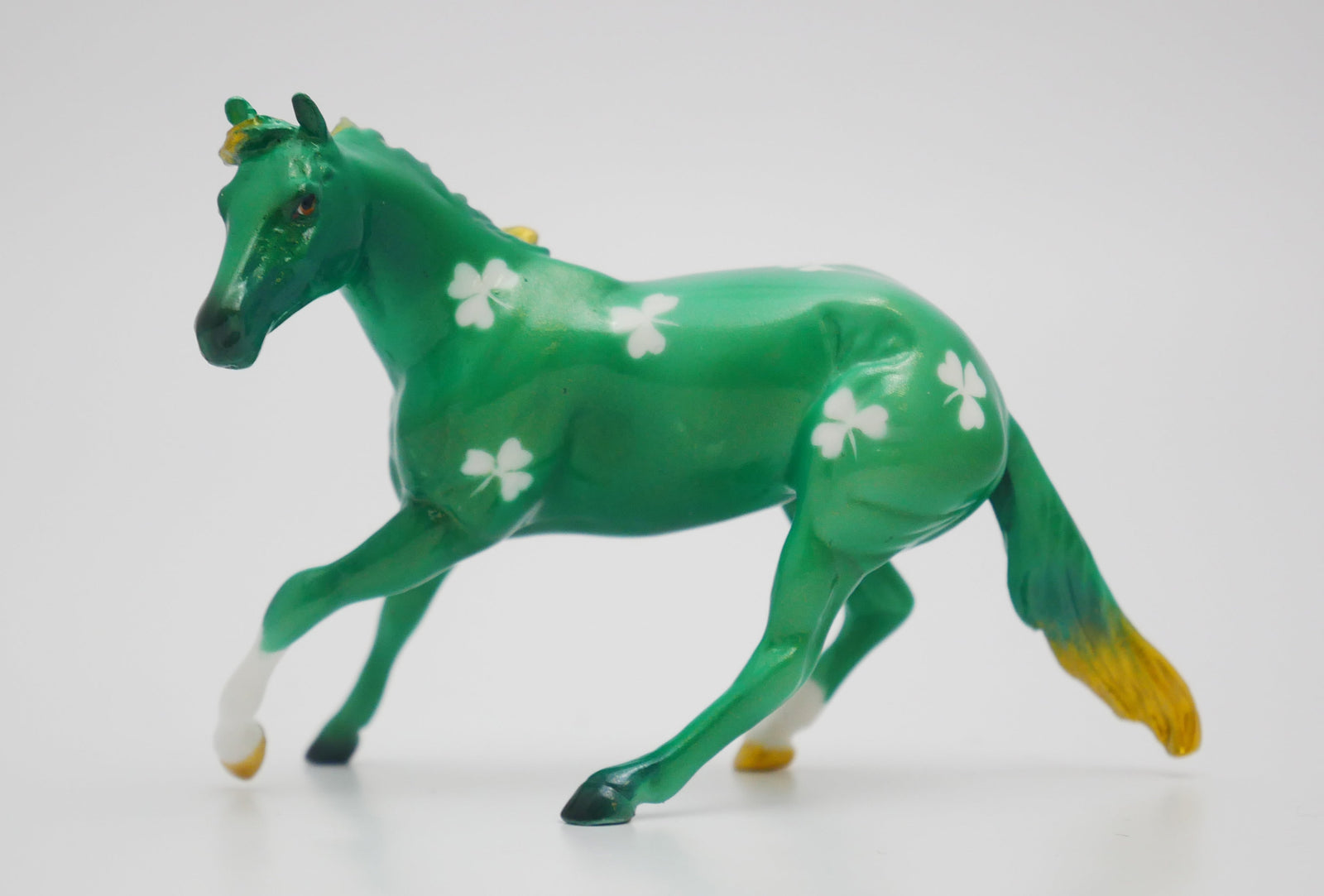 SASSY LASSIE - OOAK ST. PATRICKS DAY DECO CUTTER CHIP BY JAS FANNING 3/13/20