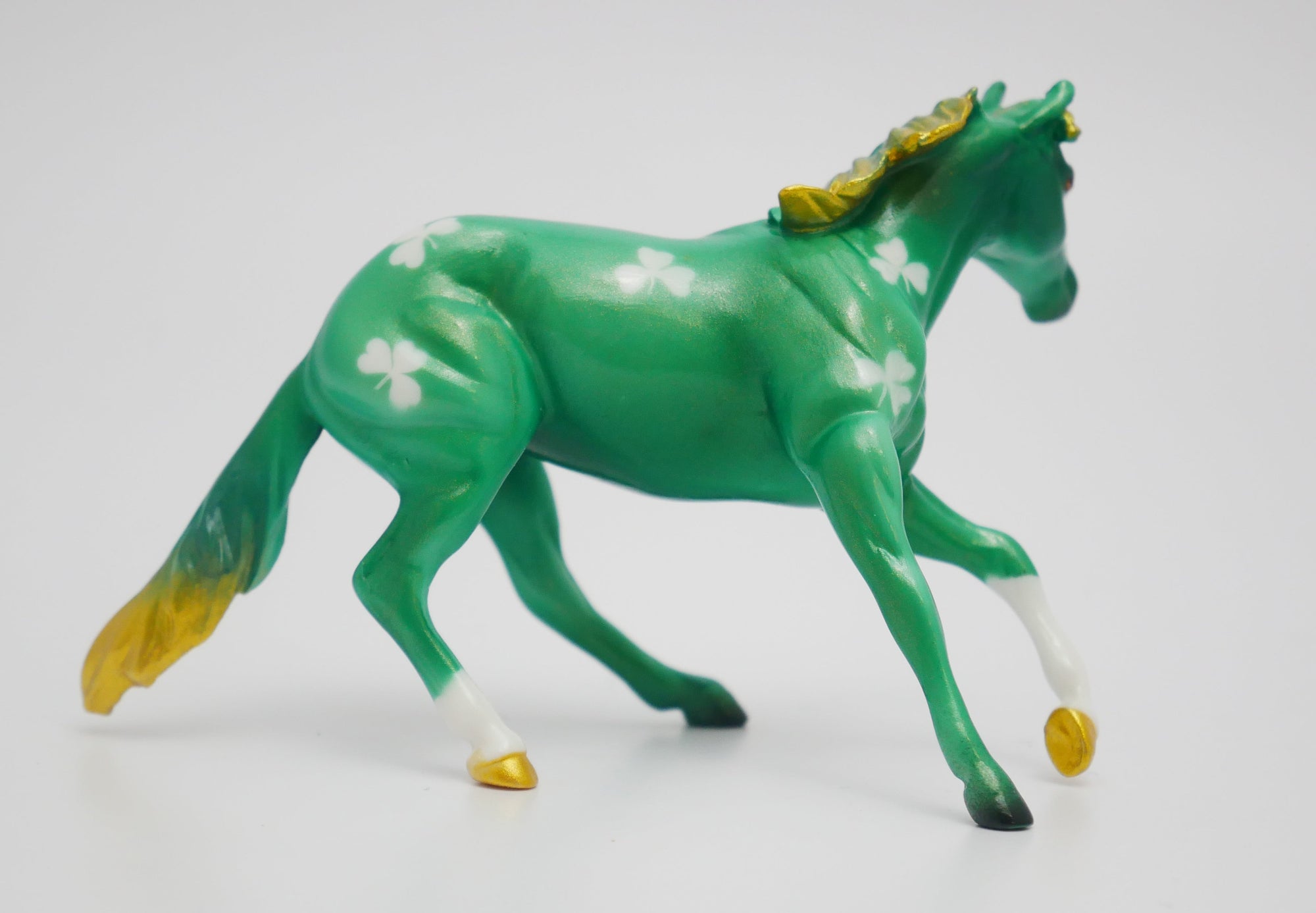 SASSY LASSIE - OOAK ST. PATRICKS DAY DECO CUTTER CHIP BY JAS FANNING 3/13/20