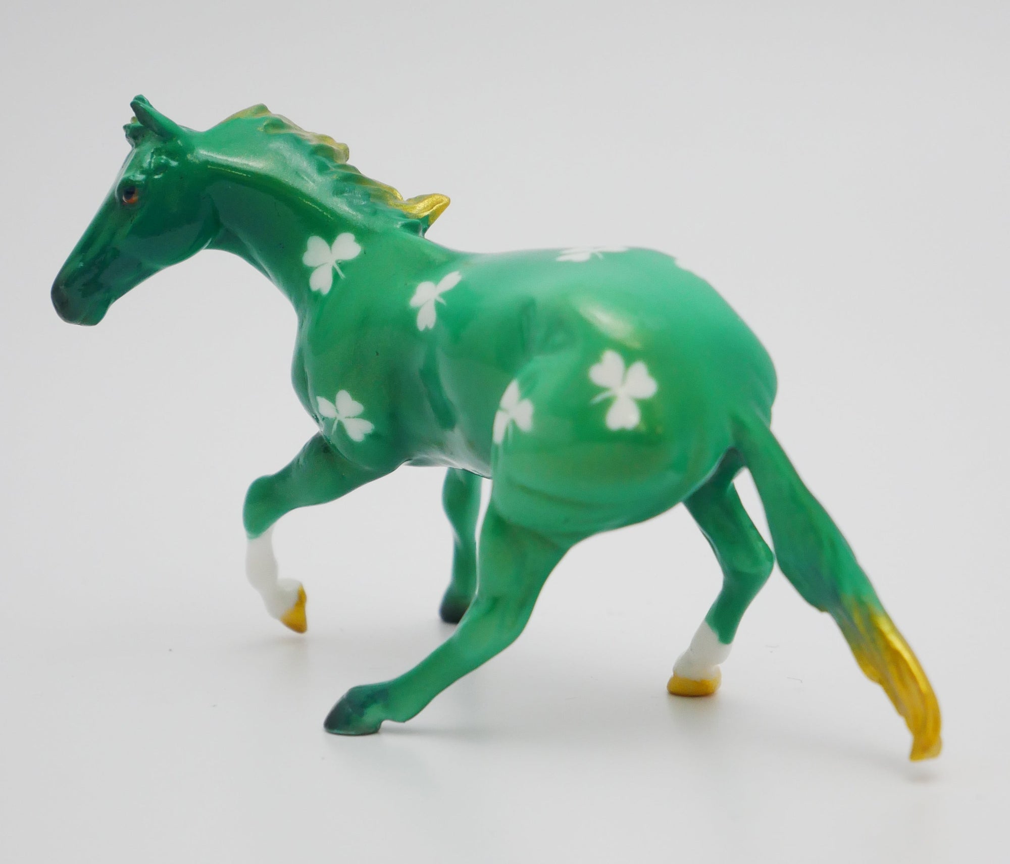 SASSY LASSIE - OOAK ST. PATRICKS DAY DECO CUTTER CHIP BY JAS FANNING 3/13/20