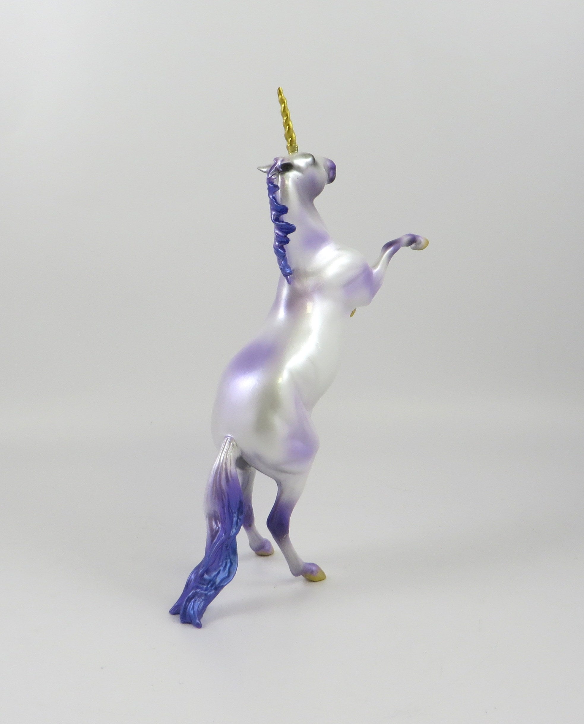 SATIN PILLOW-LE-10 LAVENDER REARING UNICORN PEBBLE MODEL HORSE EQ 19