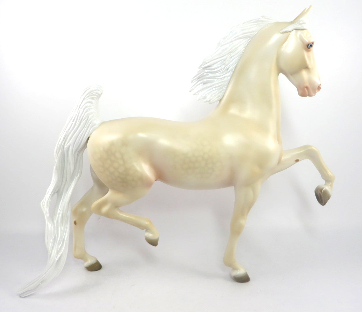 SCRIMMAGE-LE-6 CREMELLO SADDLEBRED MODEL HORSE SB 20