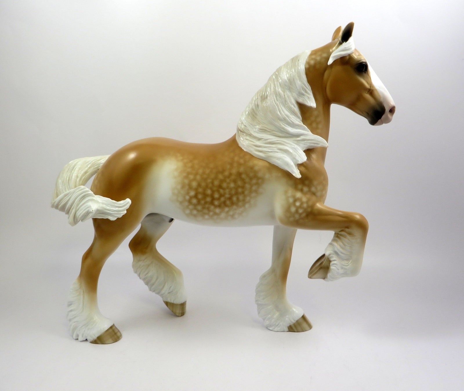 SEND ME NO FLOWERS-OOAK BLONDE SORREL TROTTING DRAFTER MODEL HORSE BY SHERYL LEISURE EQ 19