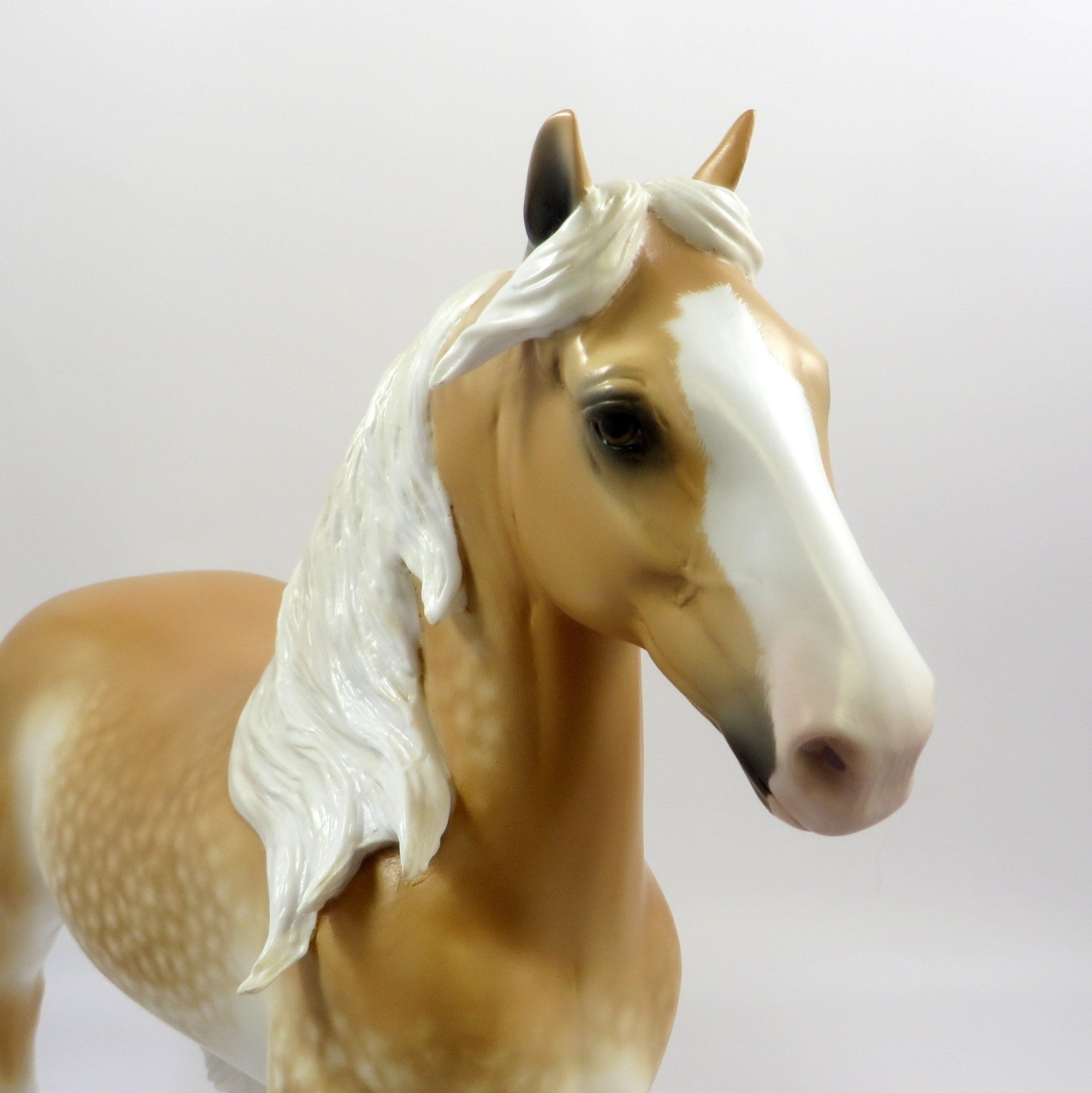 SEND ME NO FLOWERS-OOAK BLONDE SORREL TROTTING DRAFTER MODEL HORSE BY SHERYL LEISURE EQ 19