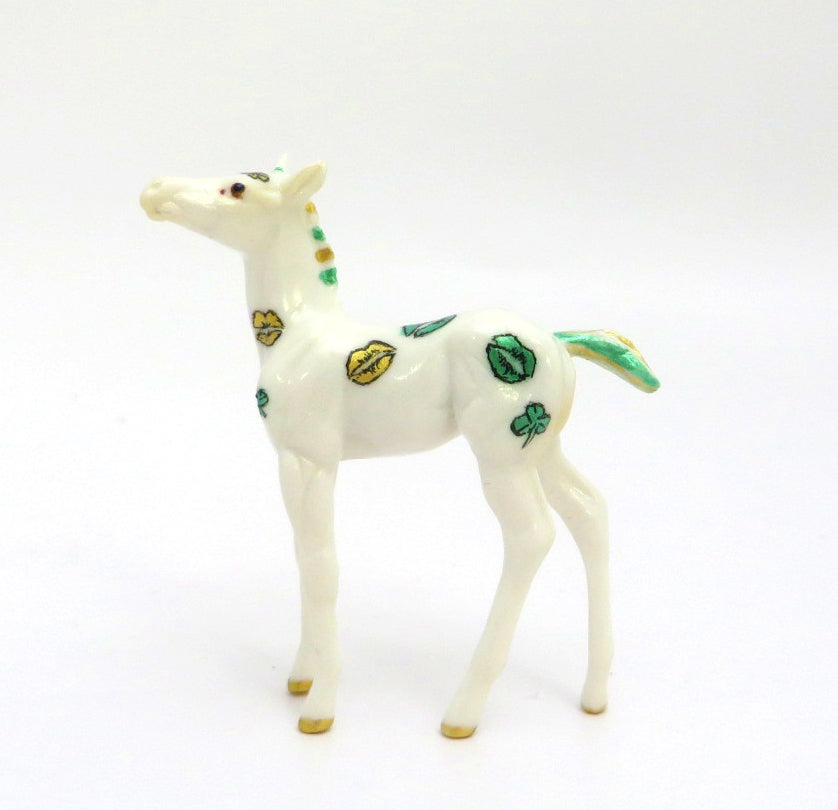 SHAMROCK KISSES  - OOAK ST. PATRICKS DAY DECORATOR WITH KISS MARKS  MODEL HORSE BY JAS FANNING 3/6/20