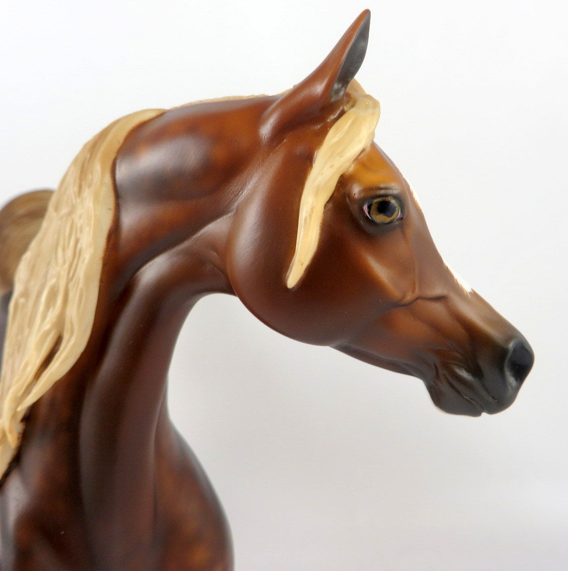 SHELLHAMMER-OOAK- DAPPLE CHESTNUT ARABIAN MODEL HORSE BY SHERYL LEISURE WHS19