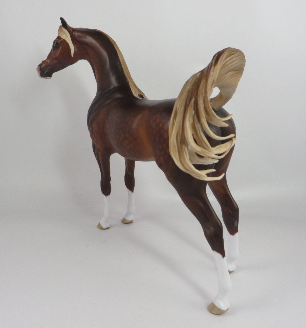 SHELLHAMMER-OOAK- DAPPLE CHESTNUT ARABIAN MODEL HORSE BY SHERYL LEISURE WHS19