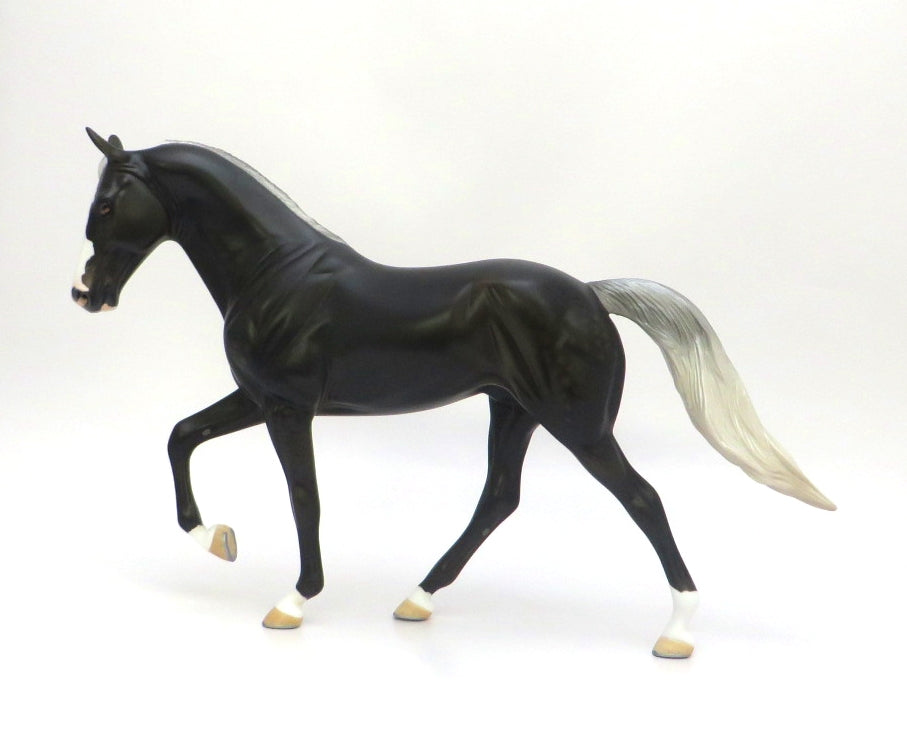 SHOW ME - LE-6 DAPPLE SILVER  TENNESSEE WALKER MODEL HORSE BY AUDREY DIXON EA/MW 2020